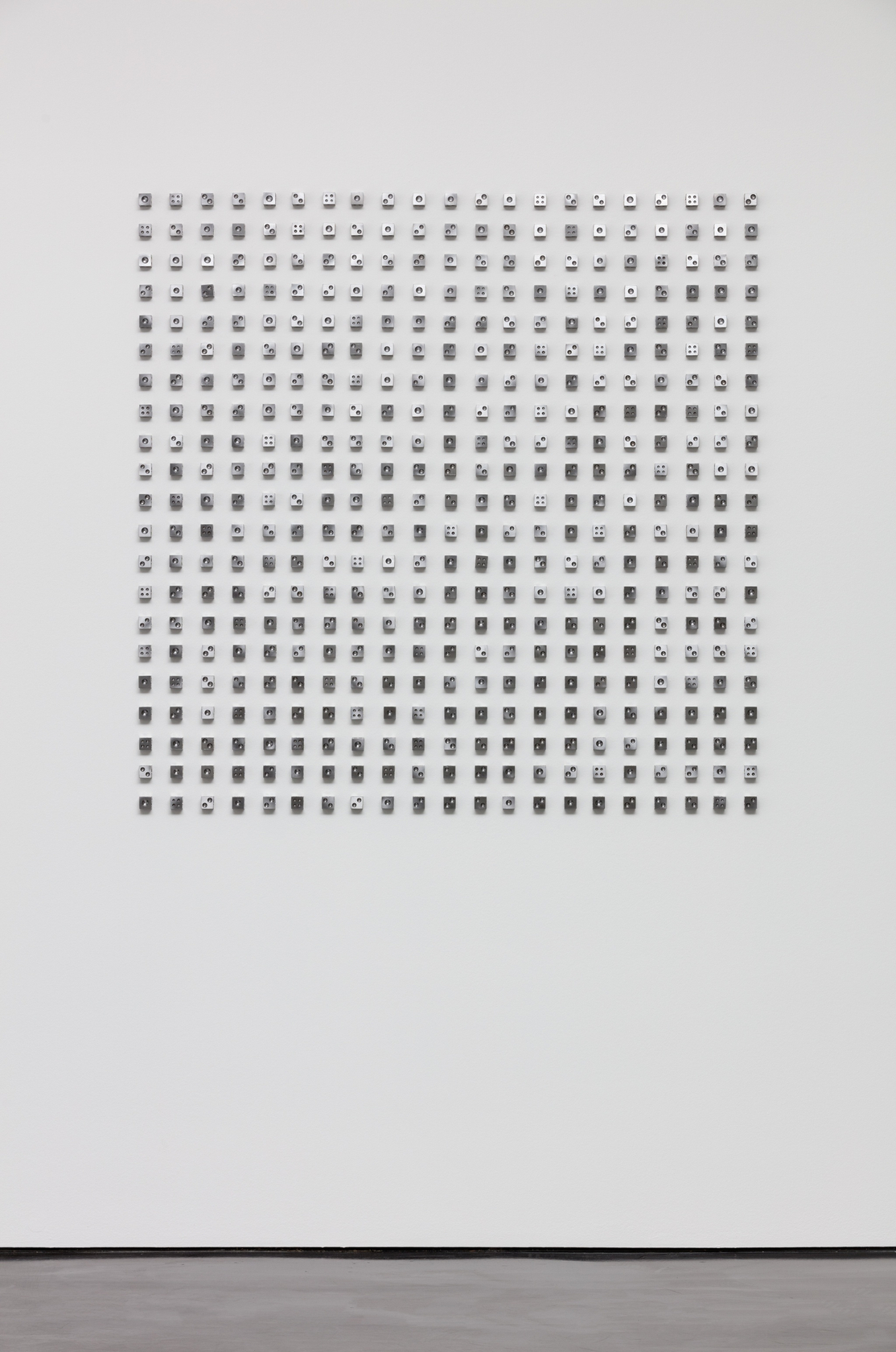 se/hundred and twelve, 2018 Found steel objects (441 pieces) Overall: 126,1 x 125,5 x 2,5 cm Photo © Andrea Rossetti