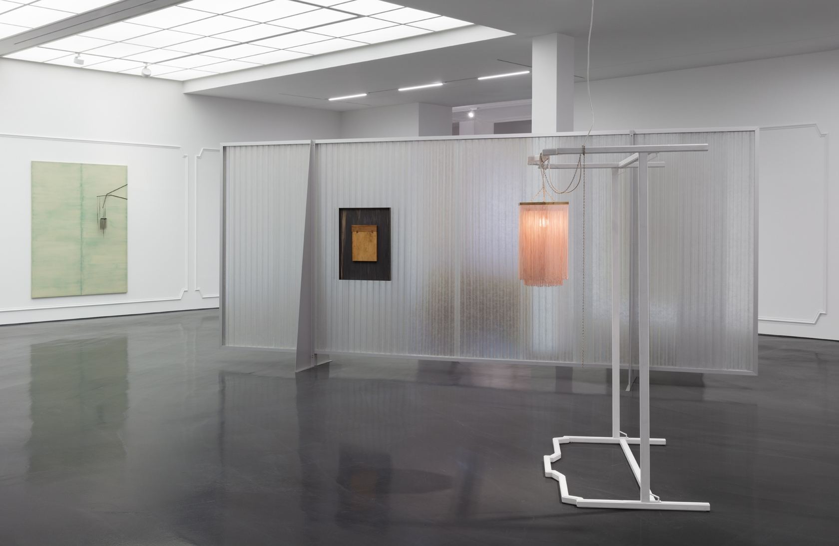 Exhibition view: Martin Boyce, The Light Pours Out, Esther Schipper, Berlin, 2018 Photo © Andrea Rossetti