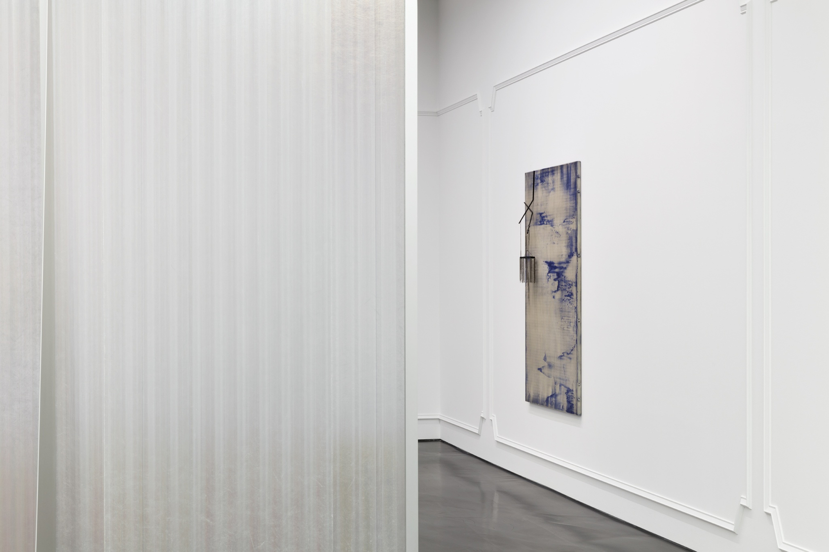 Exhibition view: Martin Boyce, The Light Pours Out, Esther Schipper, Berlin, 2018 Photo © Andrea Rossetti