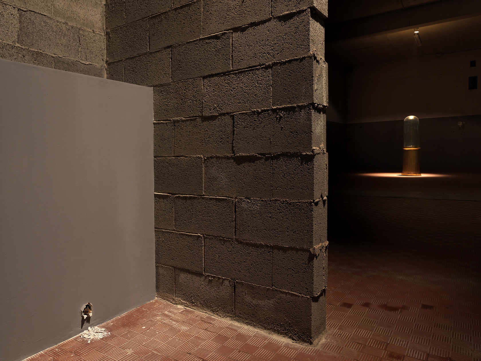 Ryan Gander 2000 year collaboration (The Prophet), 2018 Exhibition view: Apologia della storia - The Historian's Craft, with Ryan Gander,...