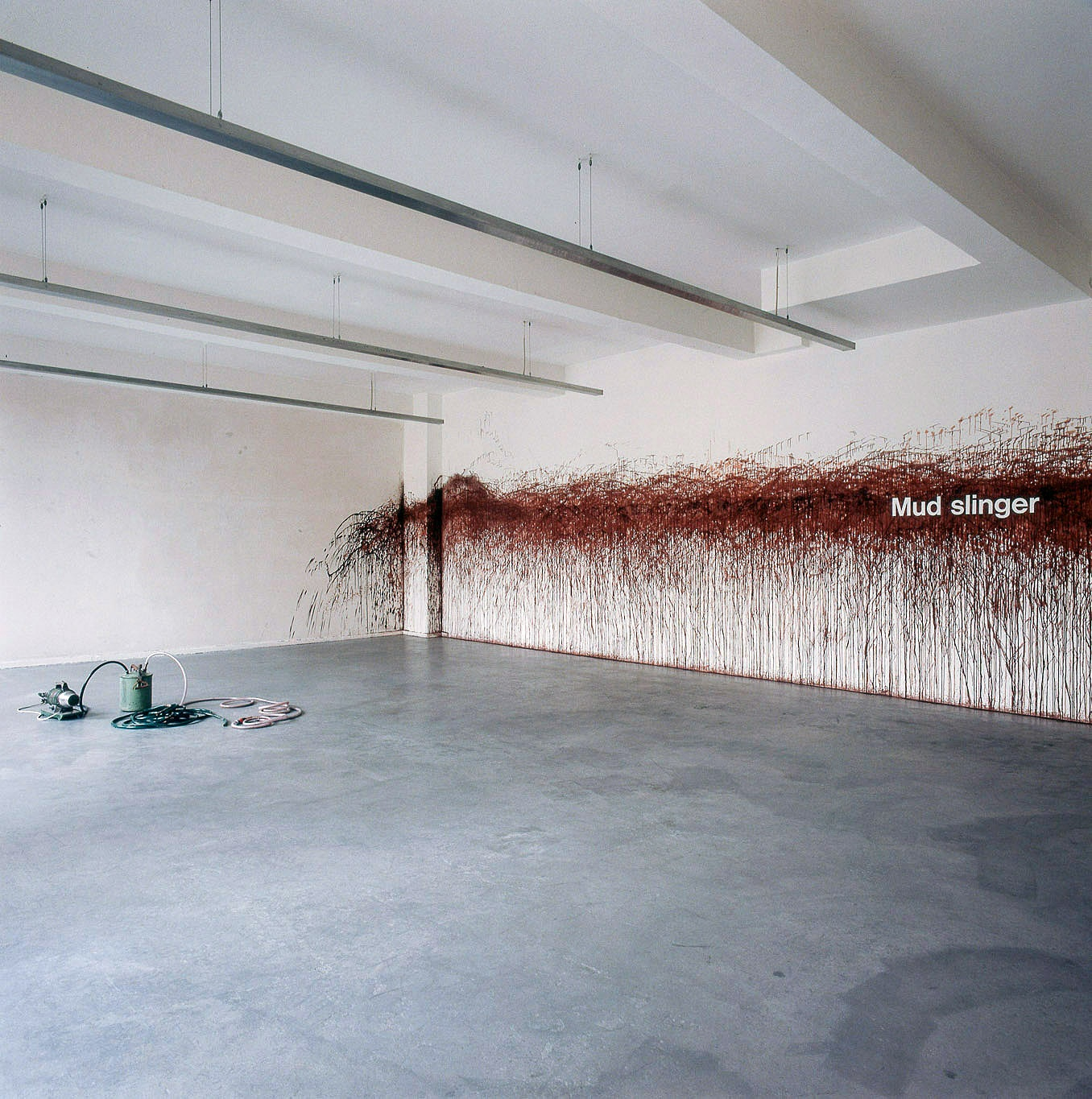 Angela Bulloch, Mud Slinger, 1995. Exhibition view: Mud Slinger, Schipper & Krome, Cologne, 1995. Photo &copy; Lothar Schnepf