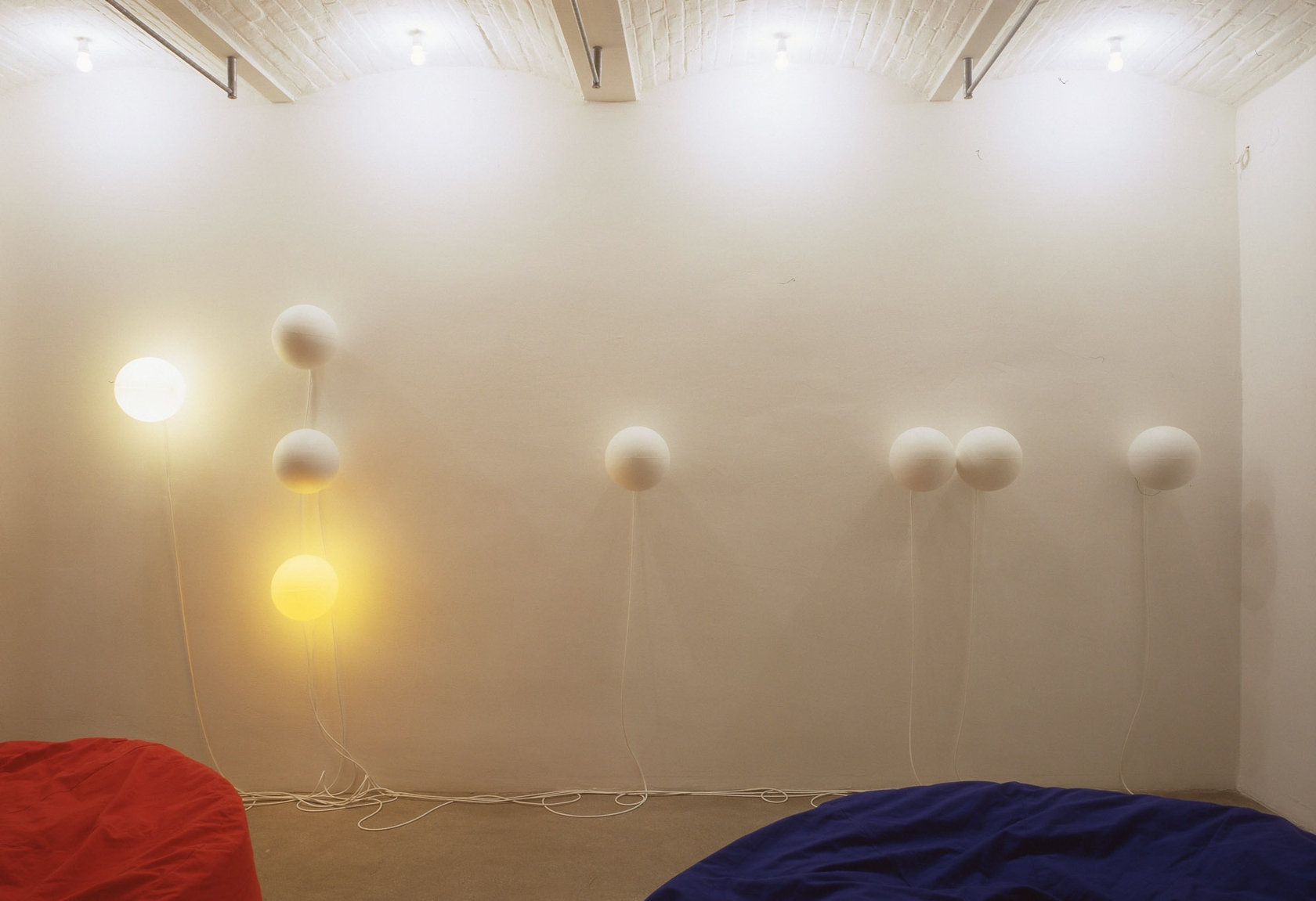 Angela Bulloch, Snooker – Start Of An End Game, 1998. Exhibition view: Codes, Schipper & Krome, Berlin, 1998. Photo ©...