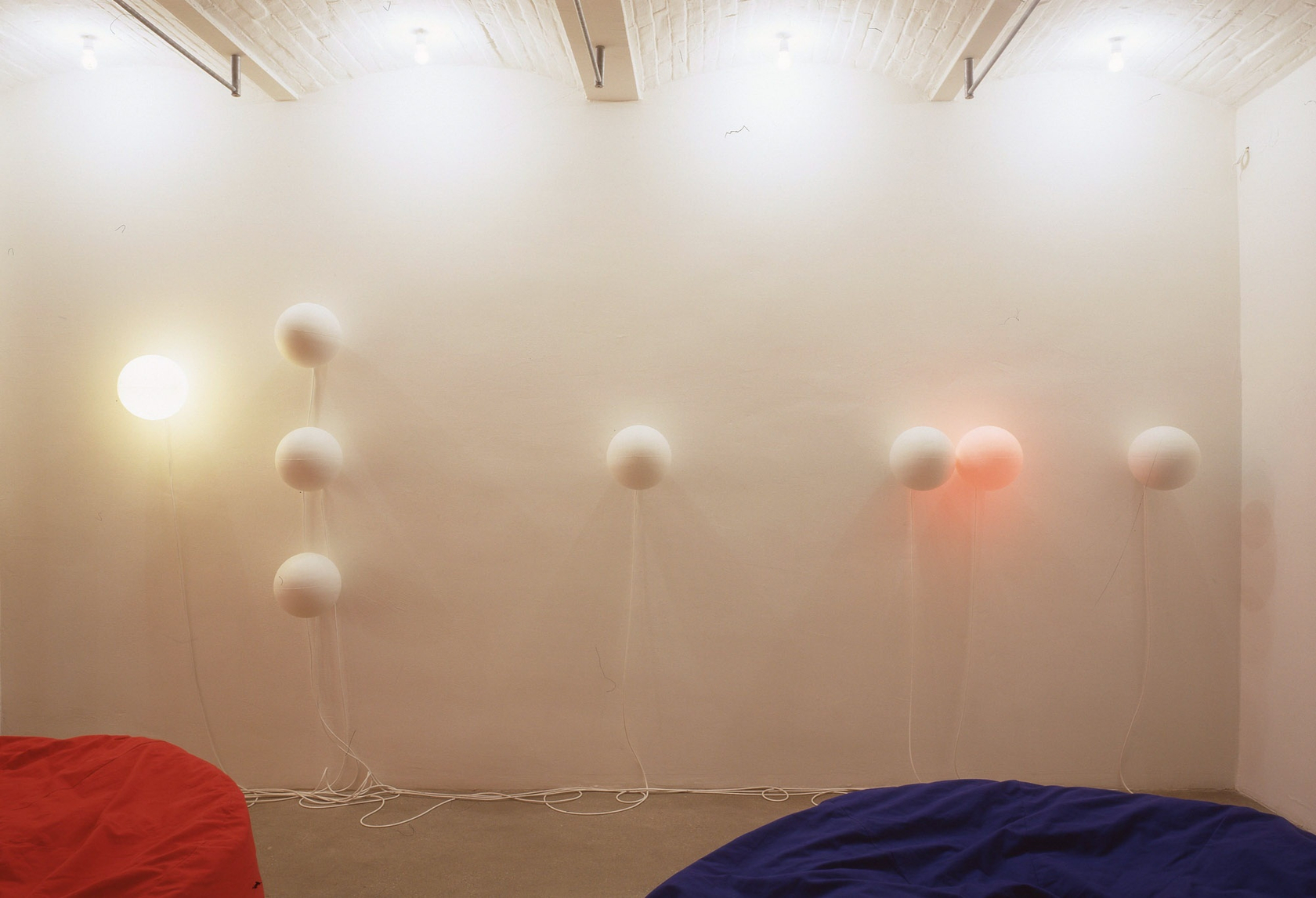 Angela Bulloch, Snooker – Start Of An End Game, 1998. Exhibition view: Codes, Schipper & Krome, Berlin, 1998. Photo ©...