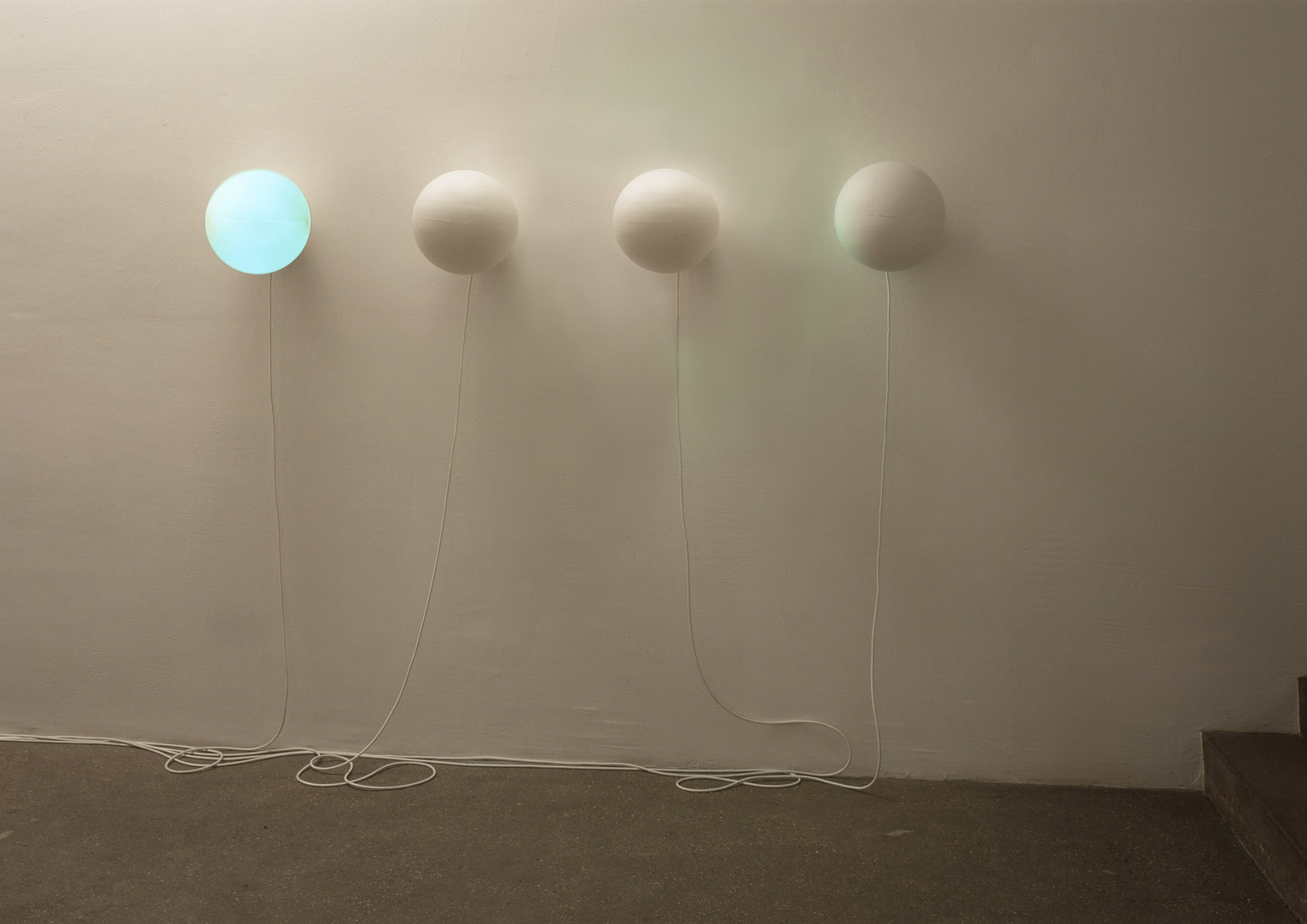 Angela Bulloch, West Ham – Sculpture For Football Songs, 1998. Exhibition view: Codes, Schipper & Krome, Berlin, 1998. Photo ©...