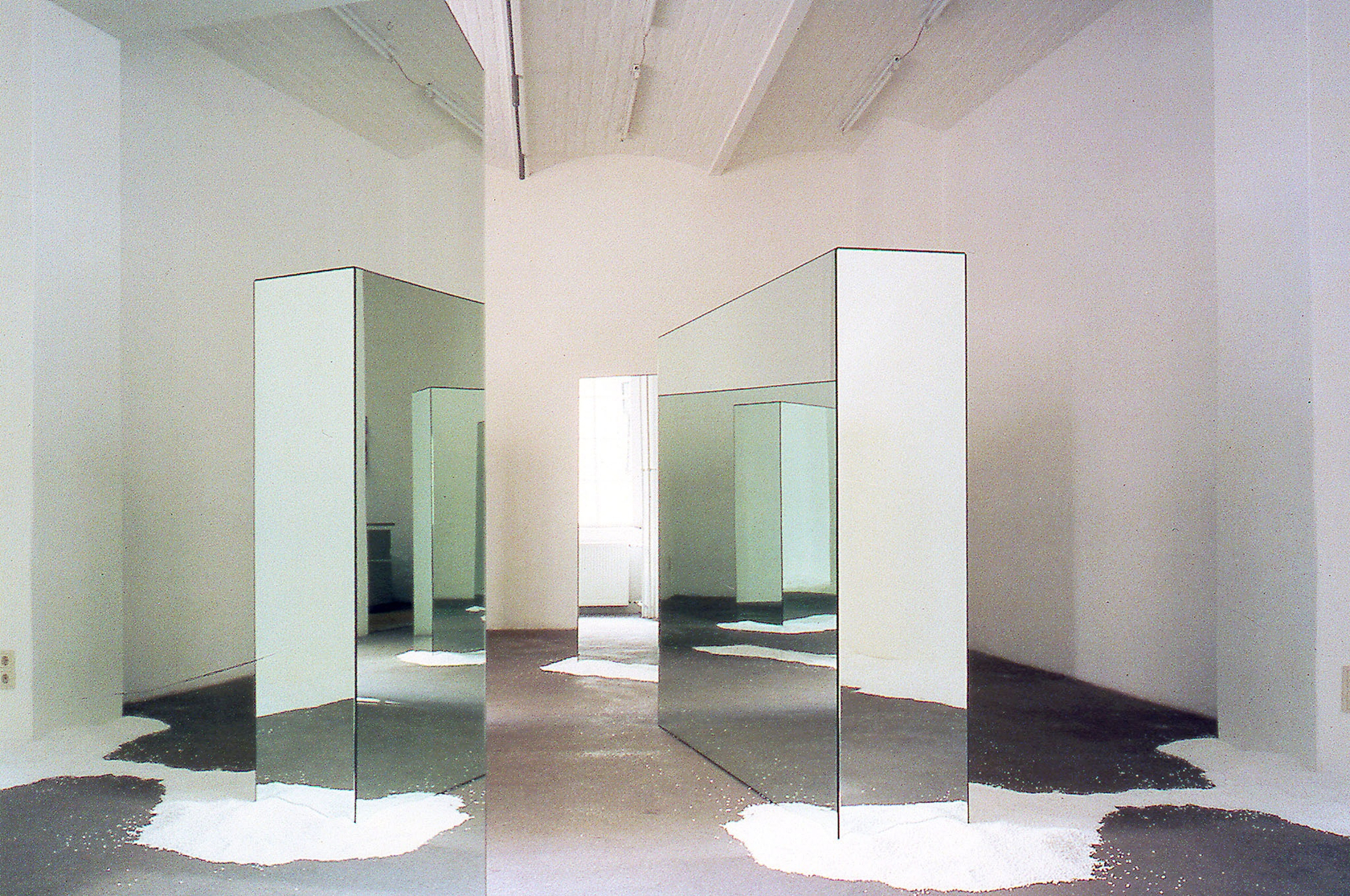 Matti Braun, Edo, 1999. Exhibition view: Edo, Schipper & Krome, Berlin, 1999. Photo &copy; Carsten Eisfeld