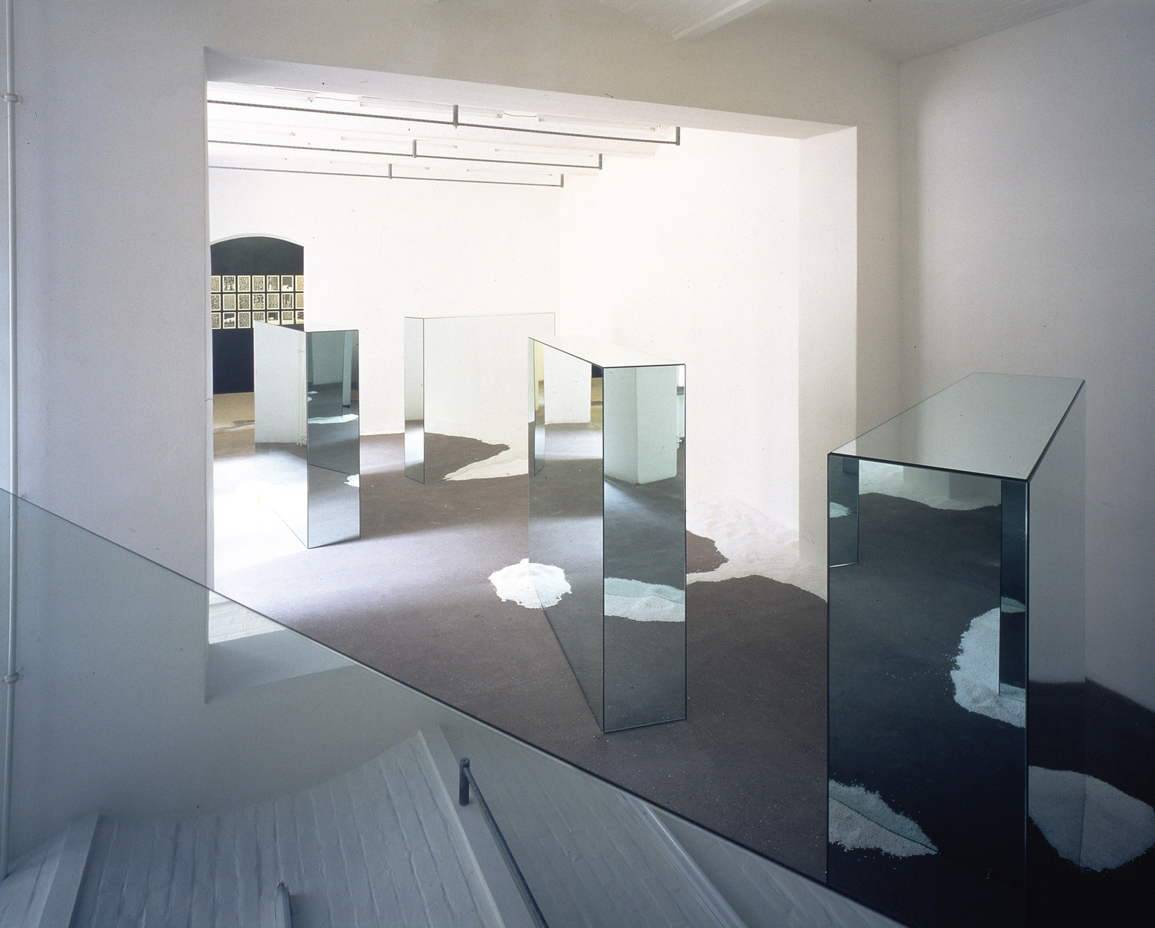 Matti Braun, Edo, 1999. Exhibition view: Edo, Schipper & Krome, Berlin, 1999. Photo © Carsten Eisfeld