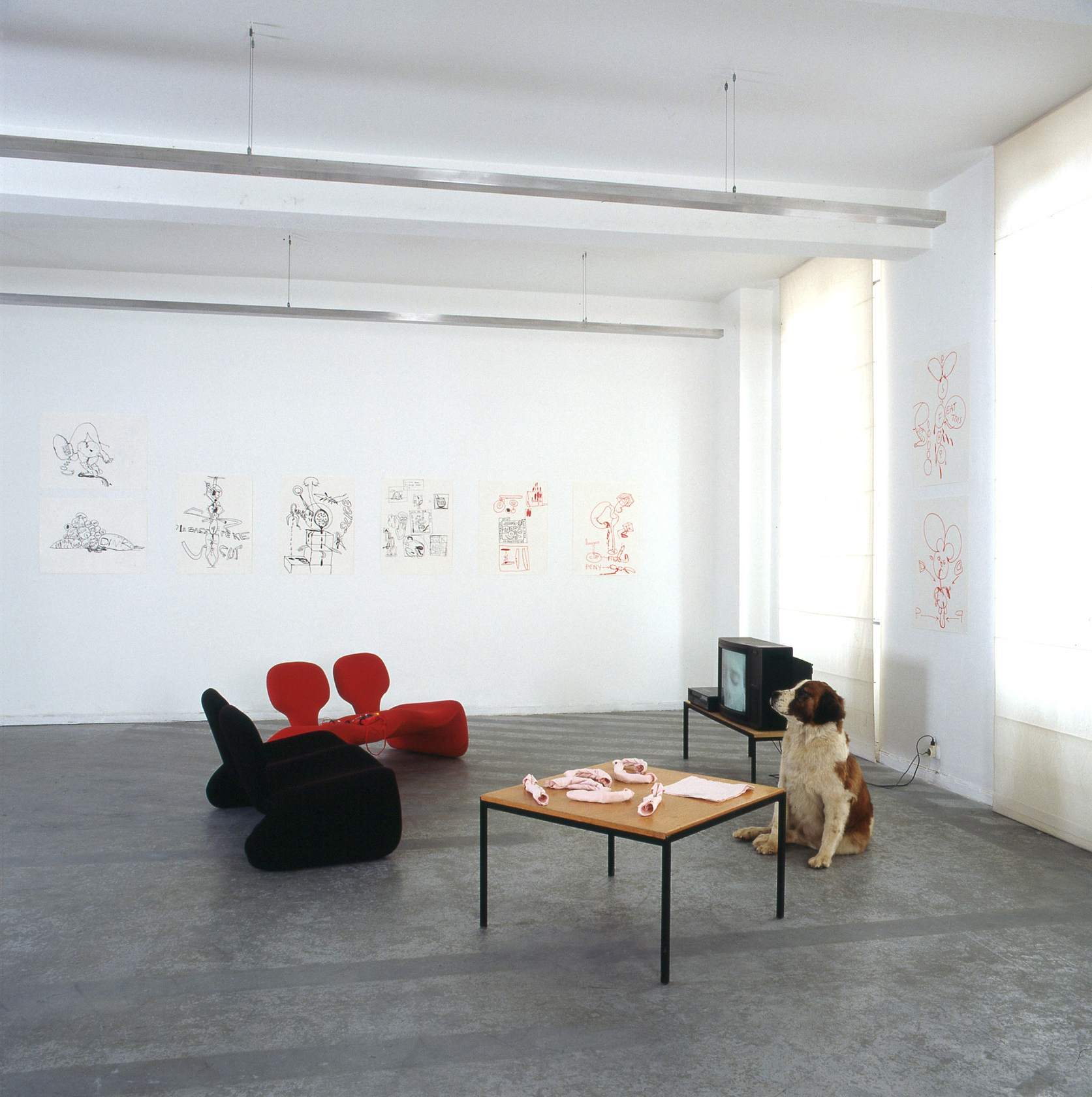 Exhibition view: (Mami), Esther Schipper, Cologne, 1992. Photo © Lothar Schnepf