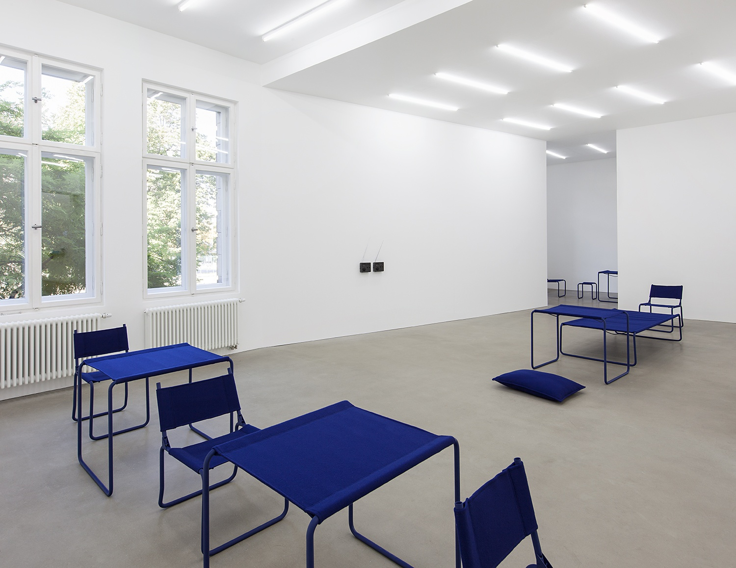 Exhibition view, days, between placing and displacing, 2014 © Andrea Rossetti