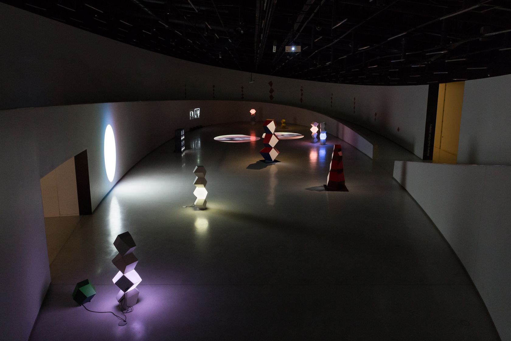 Exhibition view: Angela Bulloch. Anima Vectorias, MAAT, Oval Gallery, Lisbon, 2019. Courtesy EDP Foundation 3D modelling by Fred Fr&ouml;hlich Photo...