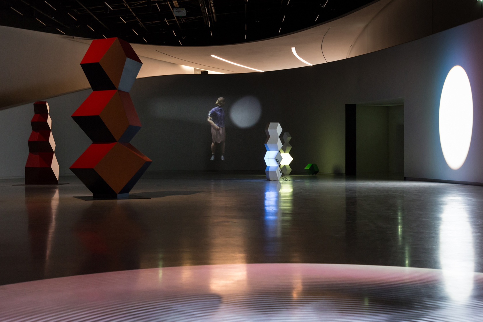 Exhibition view: Angela Bulloch. Anima Vectorias, MAAT, Oval Gallery, Lisbon, 2019. Courtesy EDP Foundation 3D modelling by Fred Fr&ouml;hlich Photo...