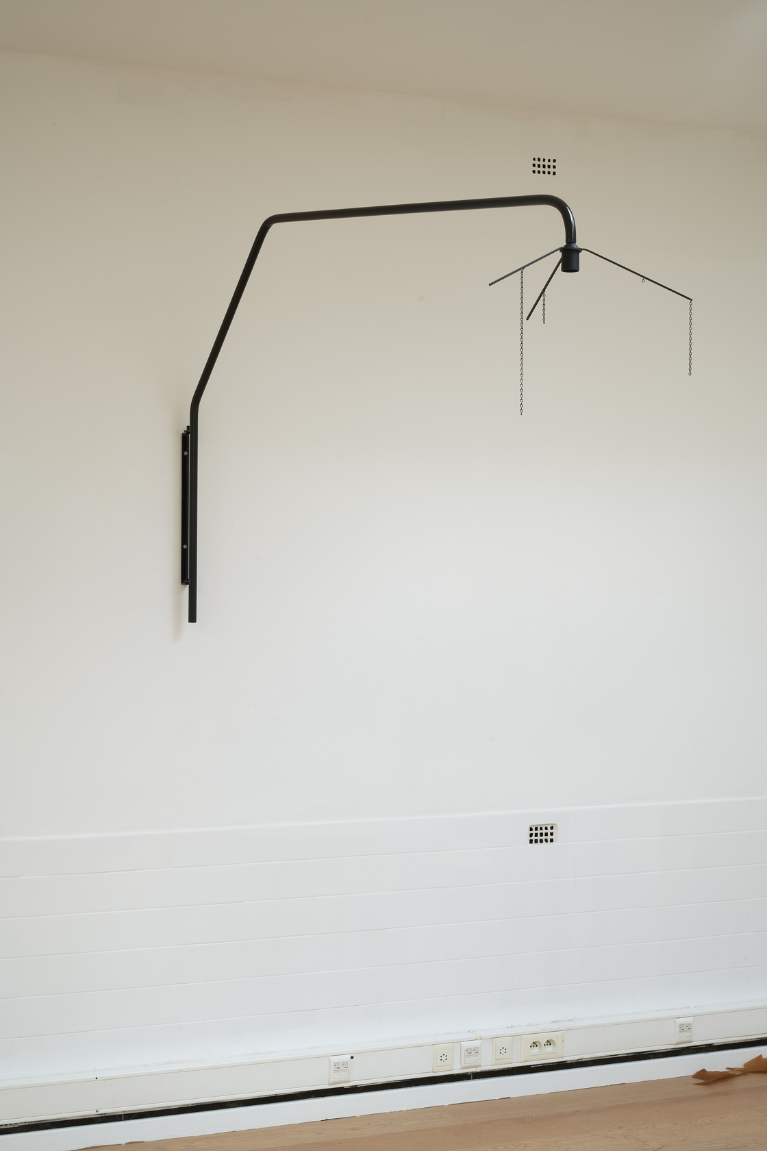 Dead Star (Sorrow), 2016 Painted steel, blackened steel, cast and painted bronze, cast bronze 102 x 163 x 43,5 cm...