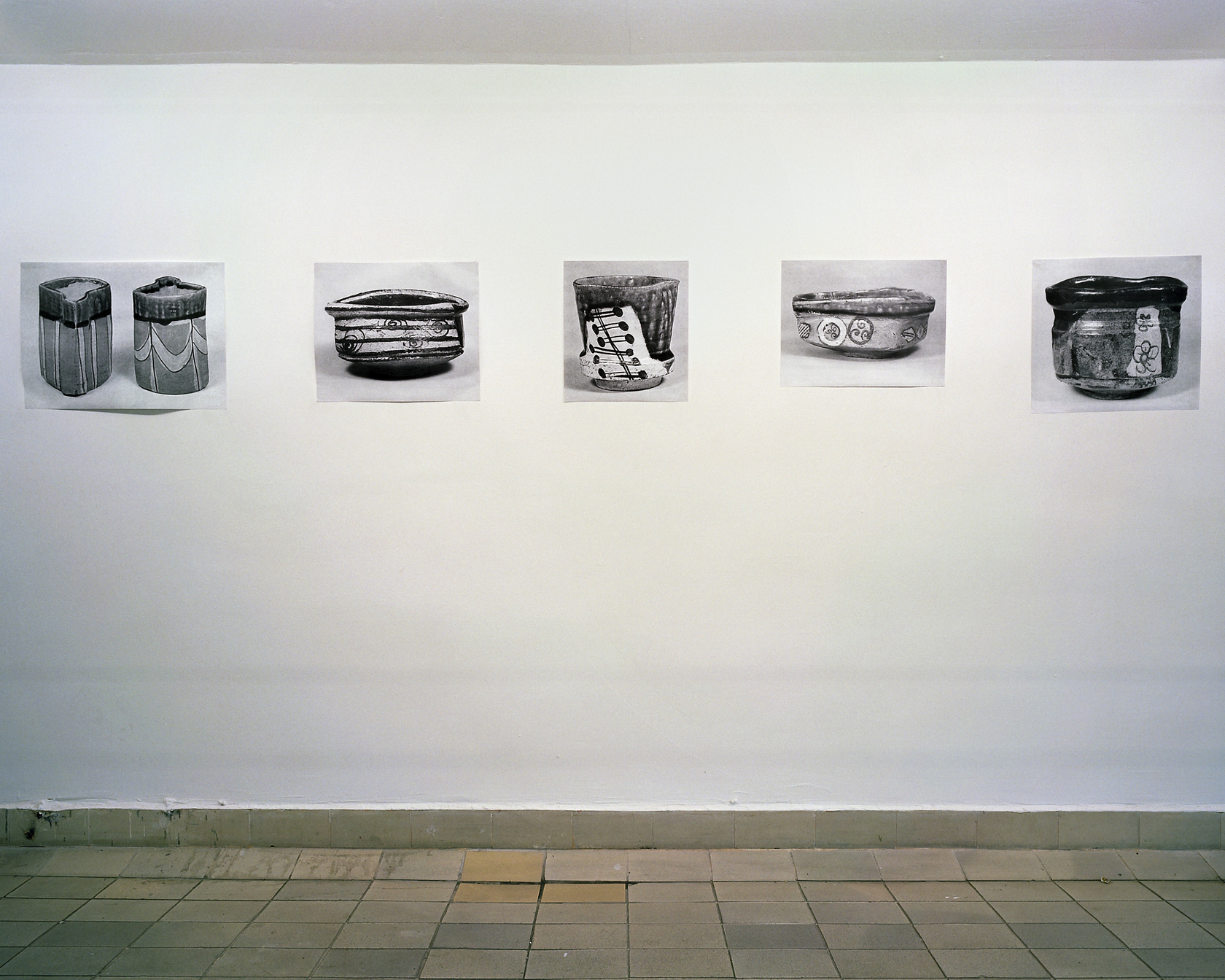 Exhibition view: Matti Braun, S.R., Kunstverein Freiburg, Freiburg, 2003 Photo © Bernhard Strauss