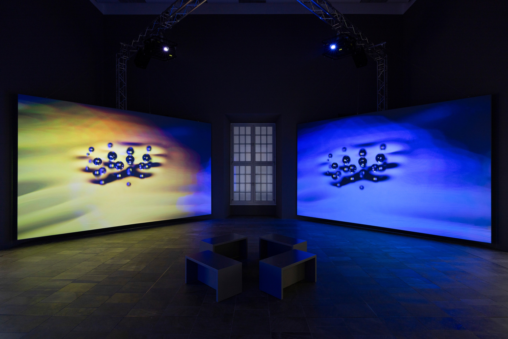 Exhibition view Tauba Auerbach: Tide, Fridericianum, Kassel. © Tauba Auerbach, documenta und Museum Fridericianum. Photo © Andrea Rossetti