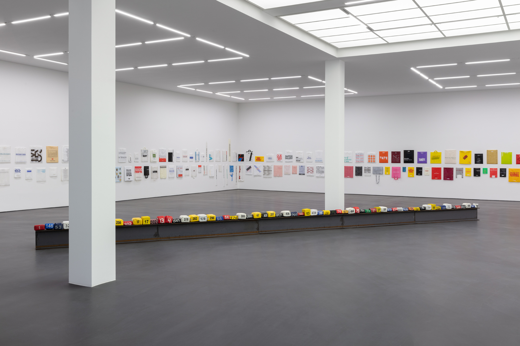 Exhibition view: Jac Leirner, Us Horizon, Esther Schipper, Berlin, 2022. Photo © Andrea Rossetti