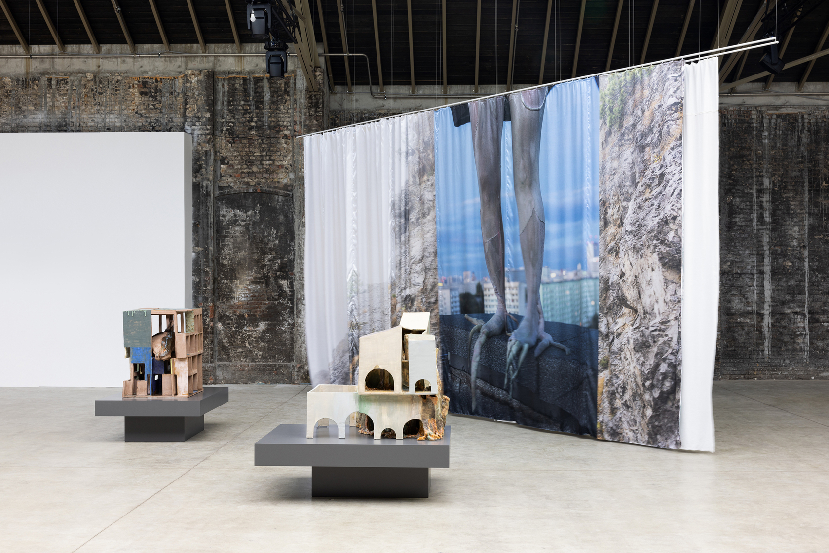 Exhibition view: K60 with Isa Melsheimer, Wilhelm Hallen, Berlin, 2022. Photo © Andrea Rossetti