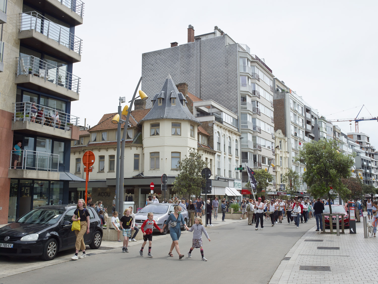 Ari Benjamin Meyers, The Long Parade, 2021. Performed at Beaufort 21: 7th Beaufort Triennial, Flanders, 2021. Photo © Kristien Daem