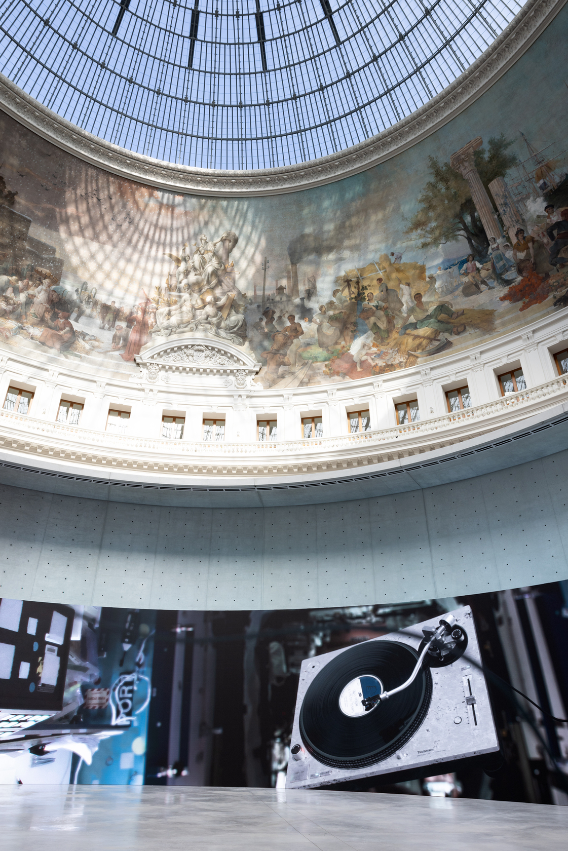 Exhibition view: Anri Sala, Time No Longer, Rotunda of the Bourse de Commerce – Pinault Collection, Paris, 2022. © Anri...
