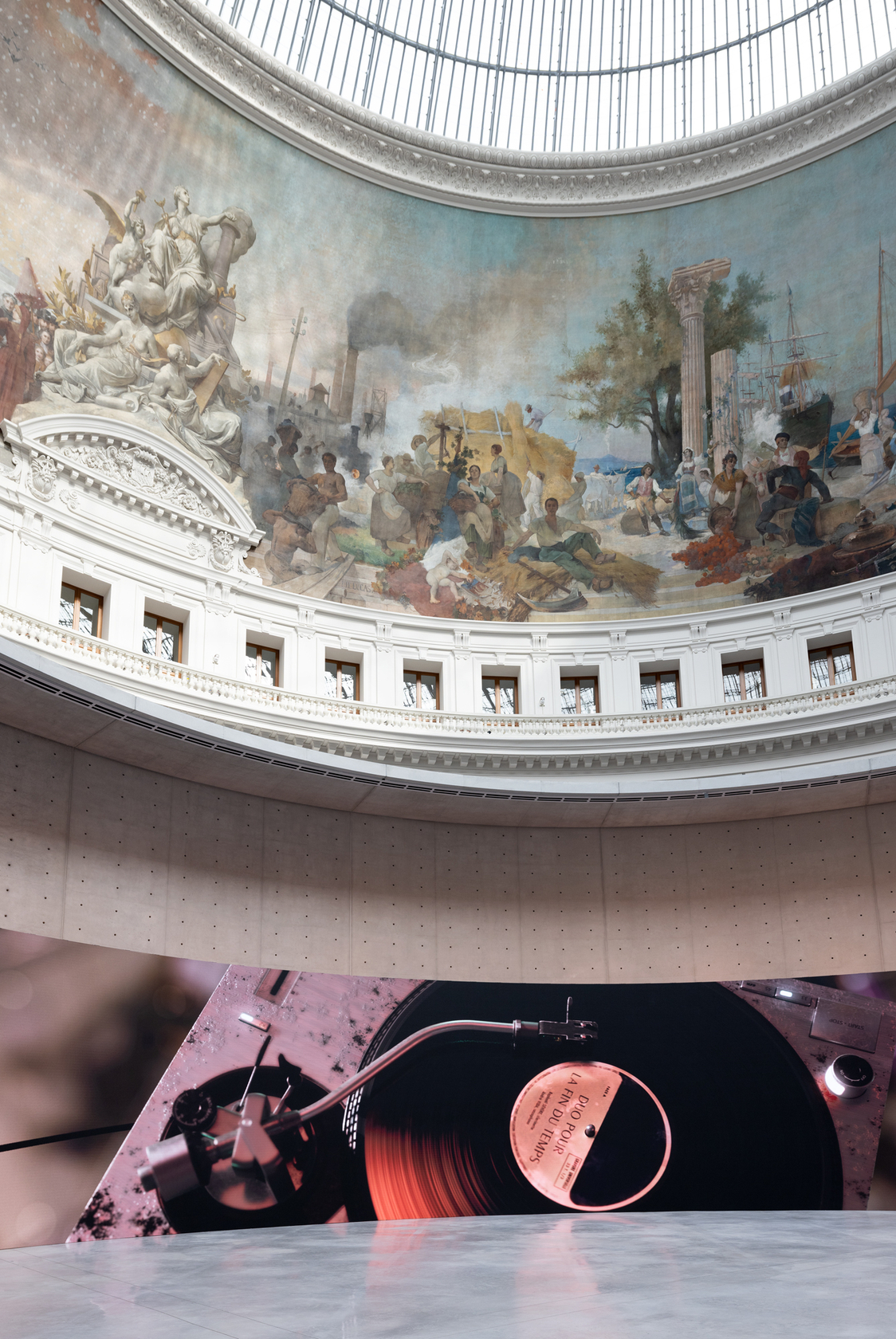 Exhibition view: Anri Sala, Time No Longer, Rotunda of the Bourse de Commerce – Pinault Collection, Paris, 2022. © Anri...