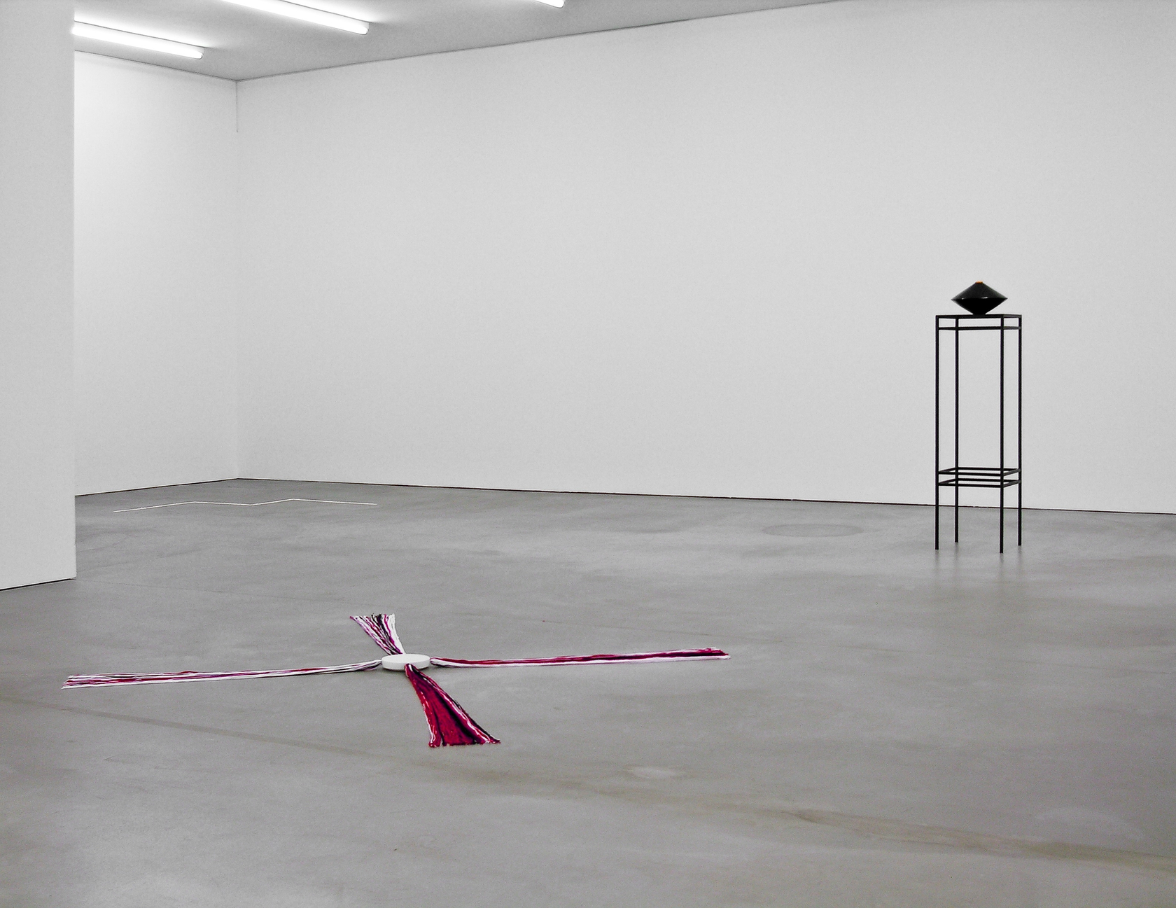 Studio per scultura volante (nuovo sole pagano) / Study for flying sculpture (new pagan sun), 2007 (foreground) White marble, cotton...