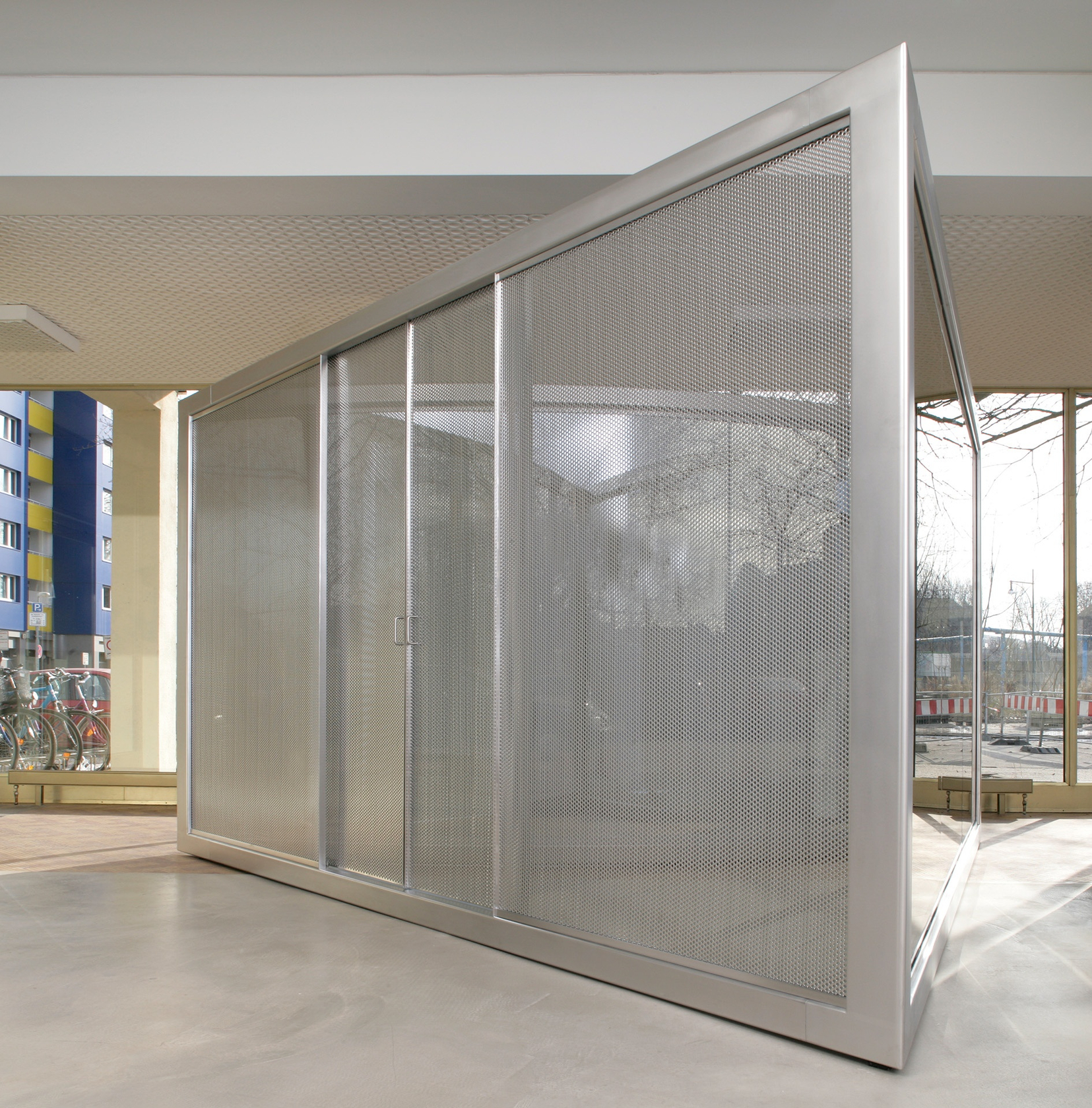 Exhibition view: Dan Graham, Johnen Galerie, Berlin, 2006 Photo © Jens Ziehe