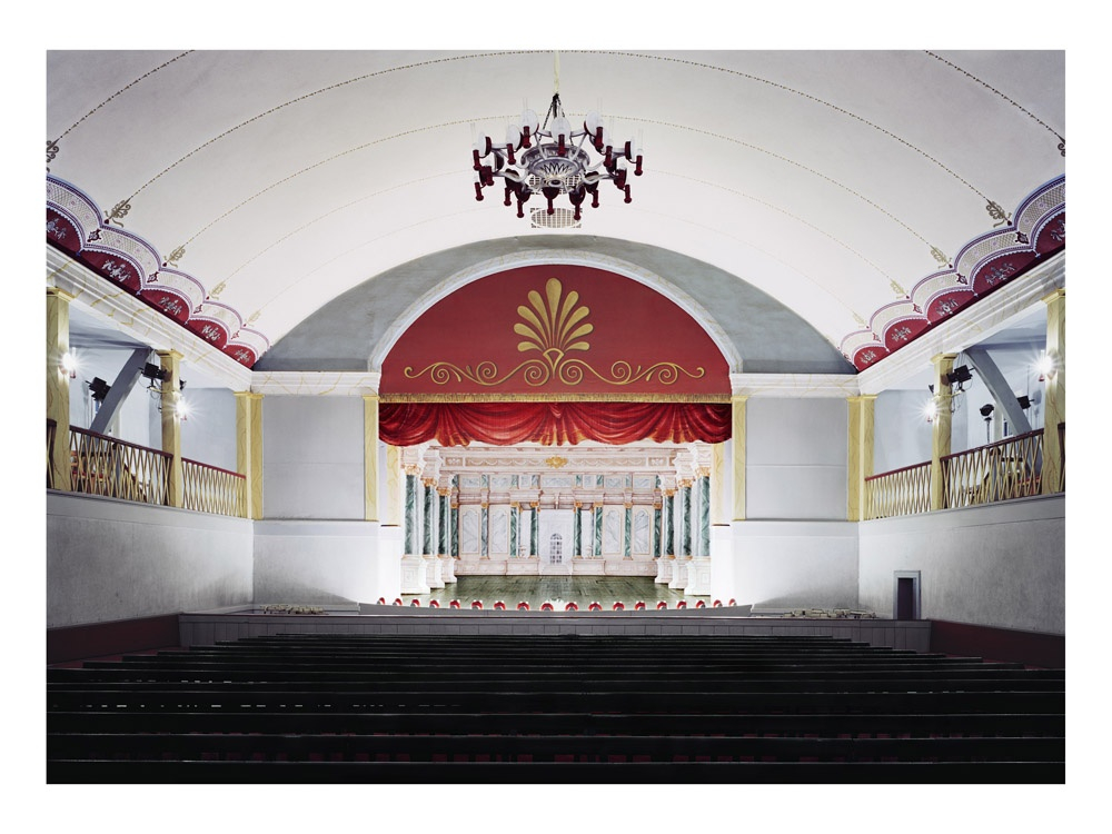 Goethe-Theater Bad Lauchstädt I, 2006 C-Print 200 x 270 cm Image © Candida Höfer
