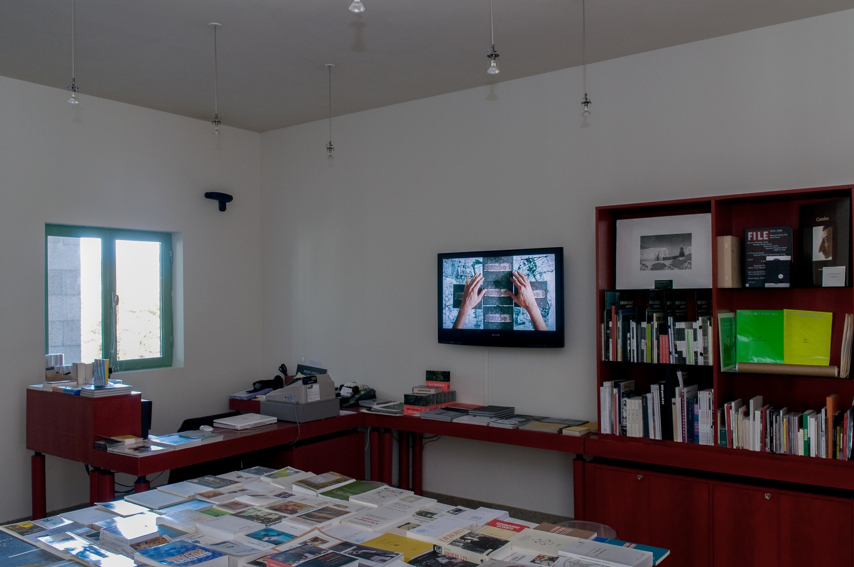 Contre-Histoire de la Séparation, [Counter-history of Separation], 2010 Fllm HD with stereo sound (with Vincent Normand) Duration: 52 min Photo...