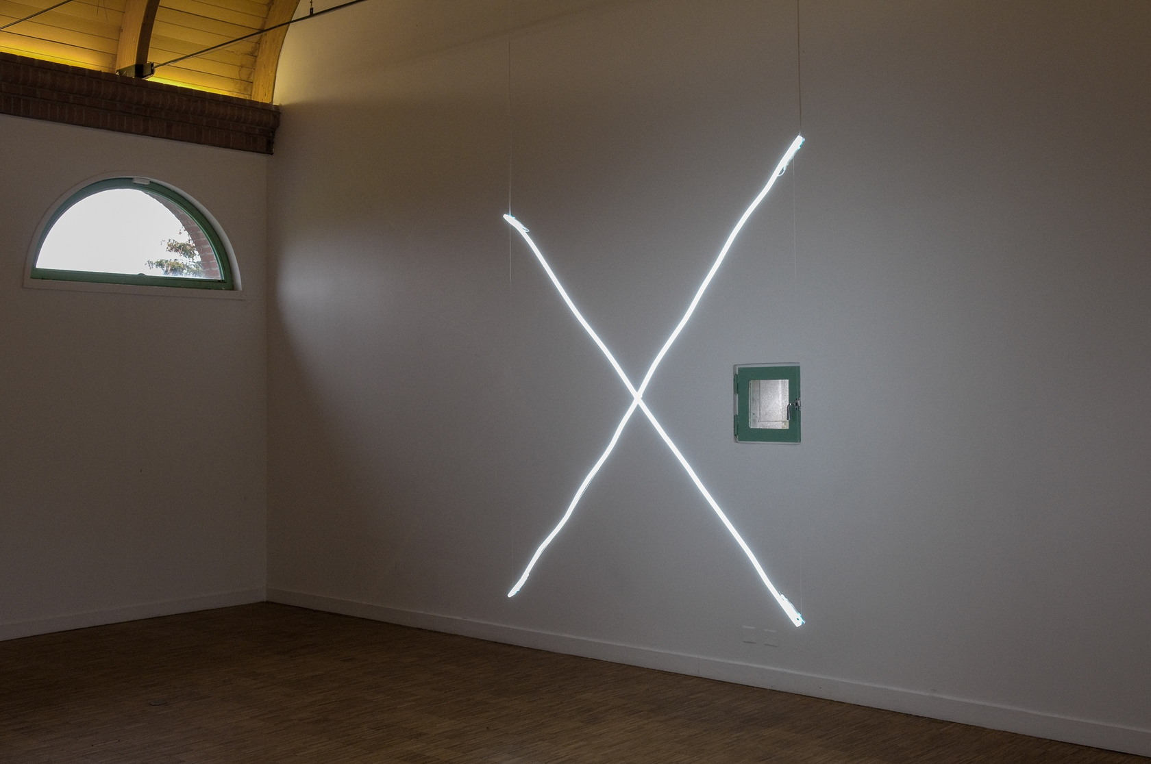 X, 2010 Neon Photo © Aurélien Mole