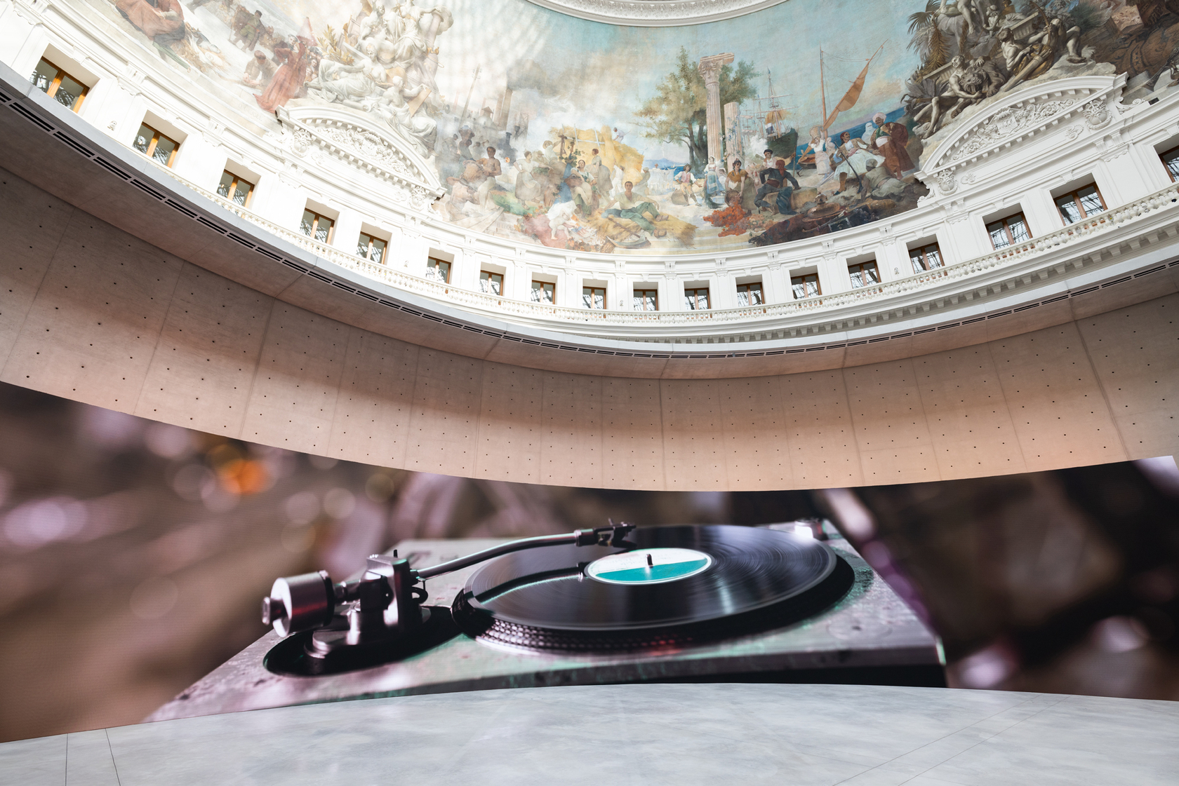 Exhibition view: Anri Sala, Time No Longer, Rotunda of the Bourse de Commerce – Pinault Collection, Paris, 2022. © Anri...