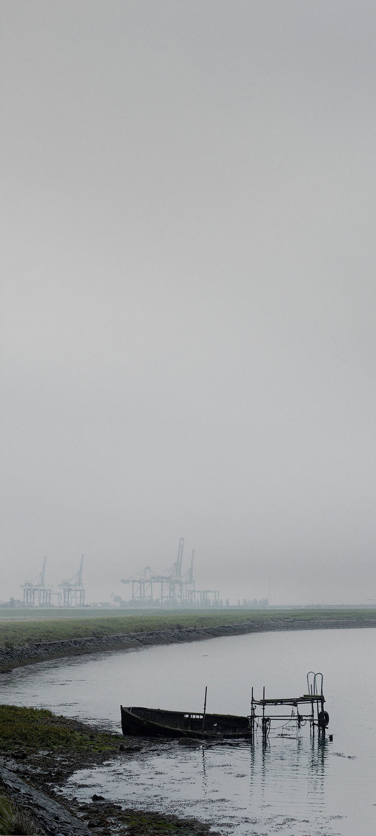 Nadav Kander Water XII, (Grain Marshes towards Elphinstone Point), 2015