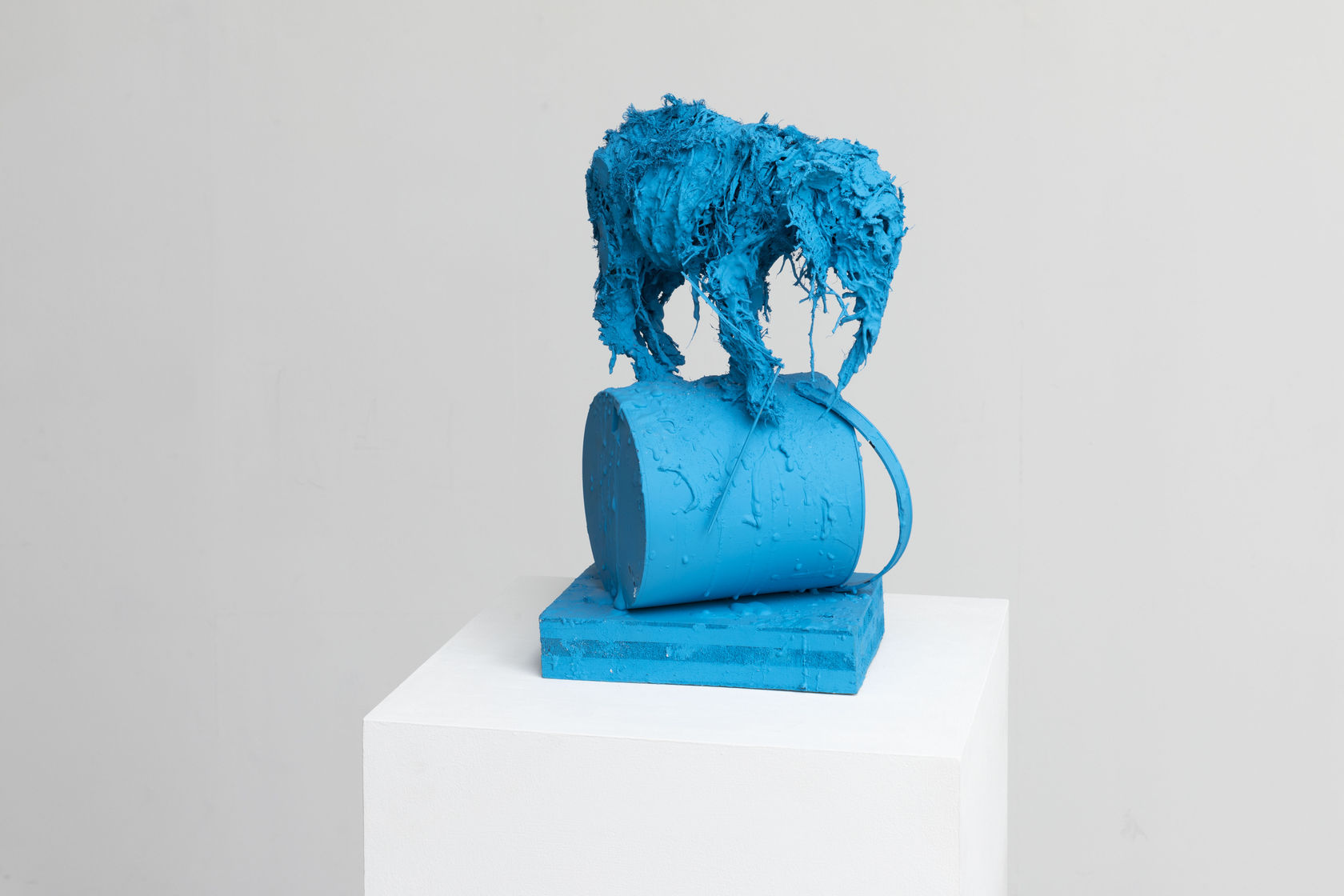 Nicola Hicks Item from things that don't love you, 2020