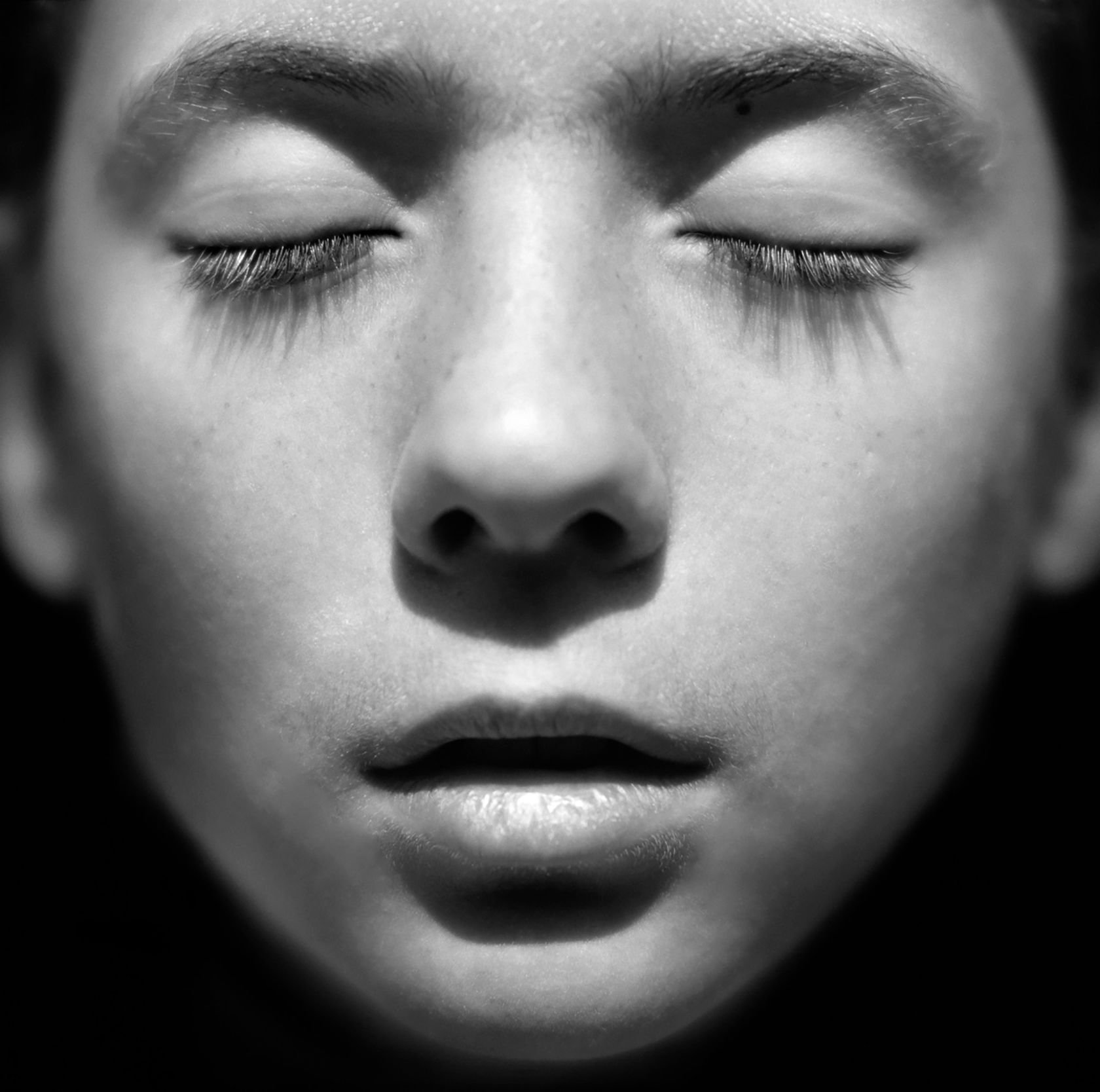 Mona Kuhn Taken, 2001