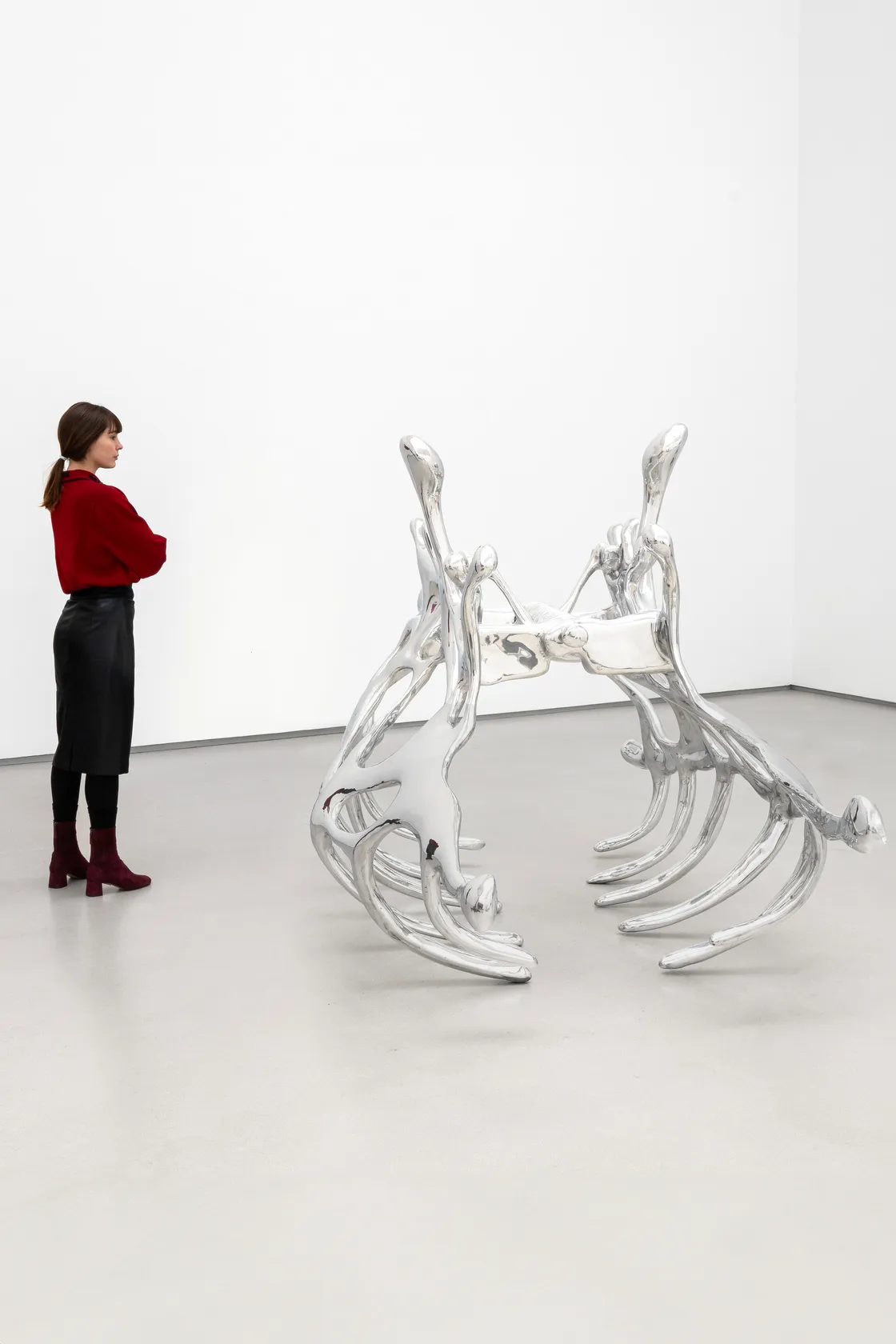 Sylvie Fleury Hair Clip, 2024 Mirror aluminium 156.8 x 300 x 161.7 cm (61.73 x 118.11 x 63.66 in)