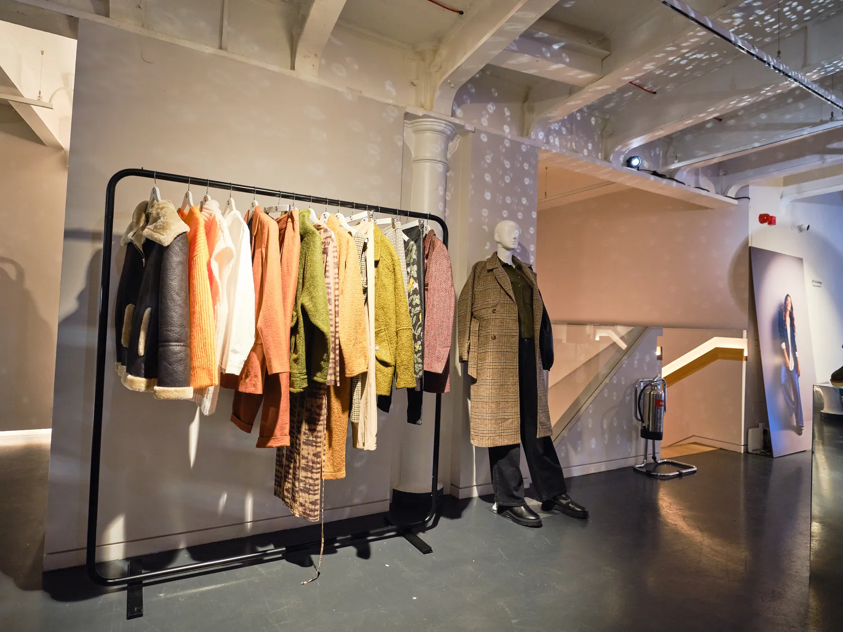 Lookleft Tudinner 080923 0112 Ds