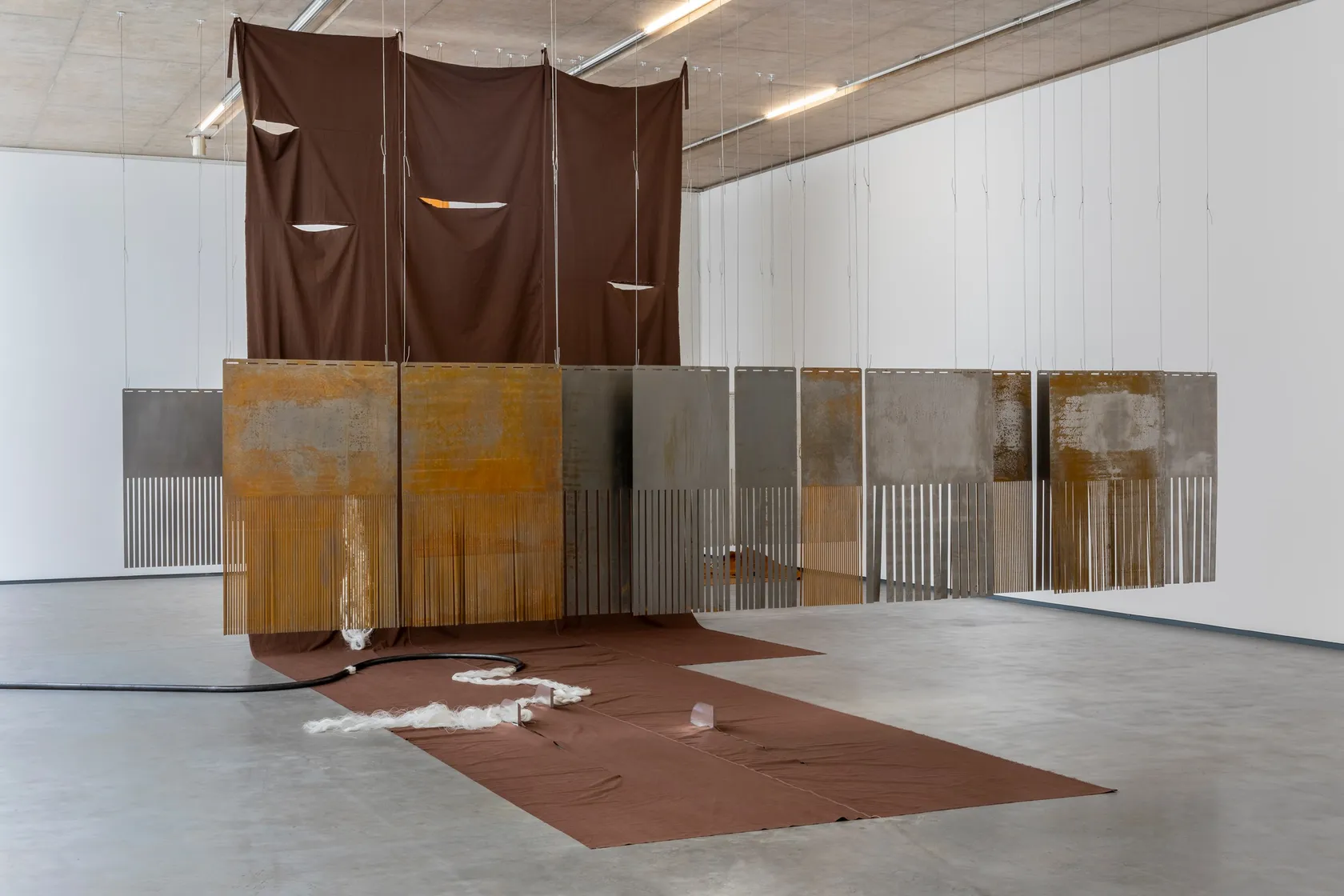 Claire Barclay, Thrum, 2022