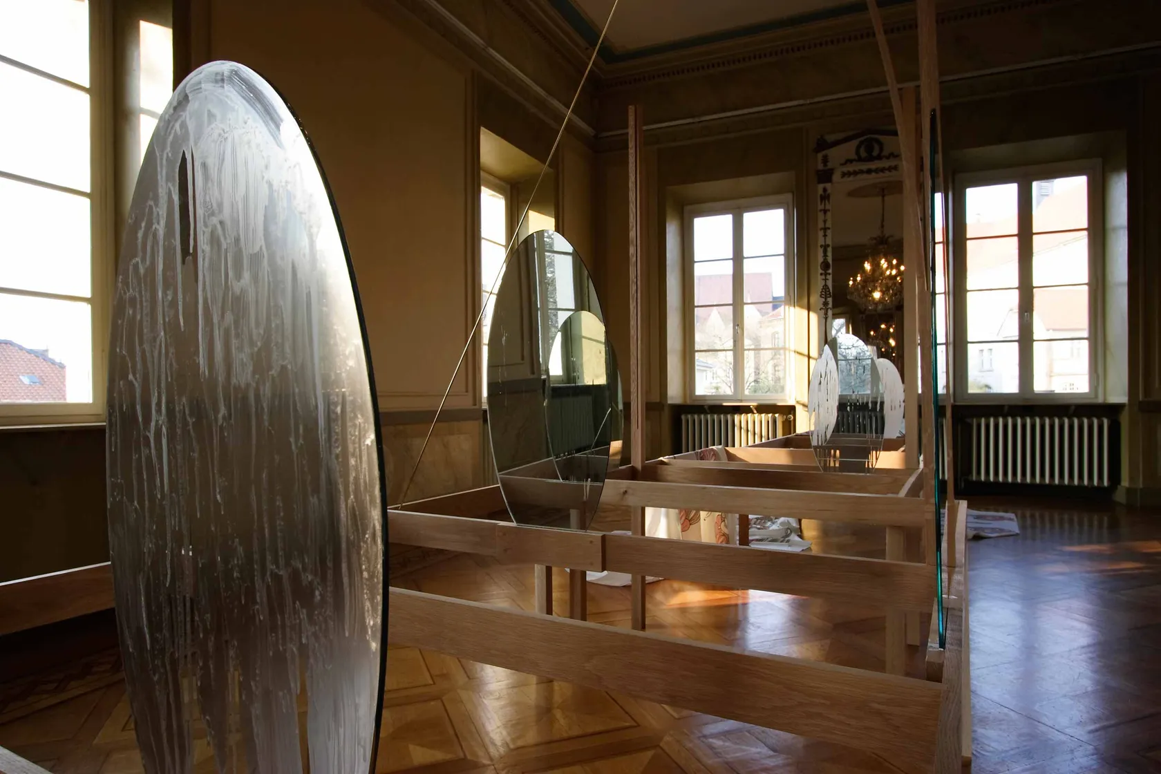 Claire Barclay, Fault on the Right Side, 2007