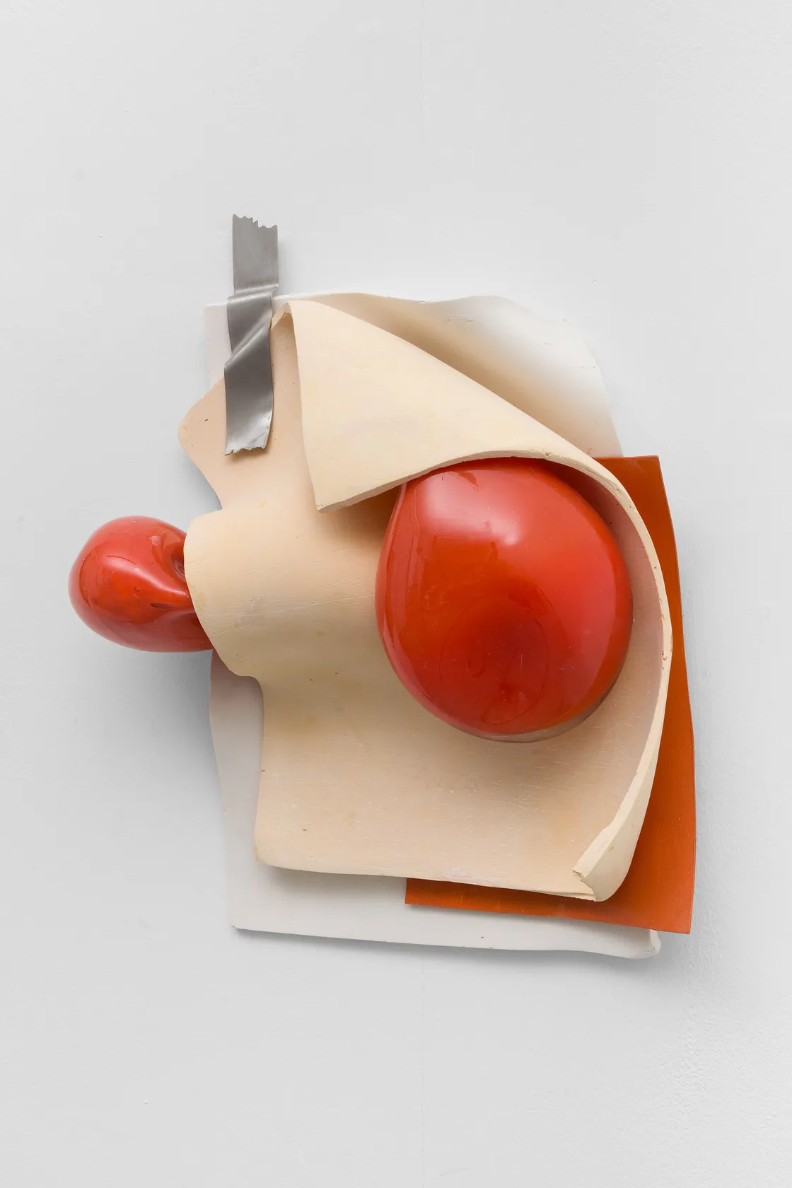 Holly Hendry Globus, 2024