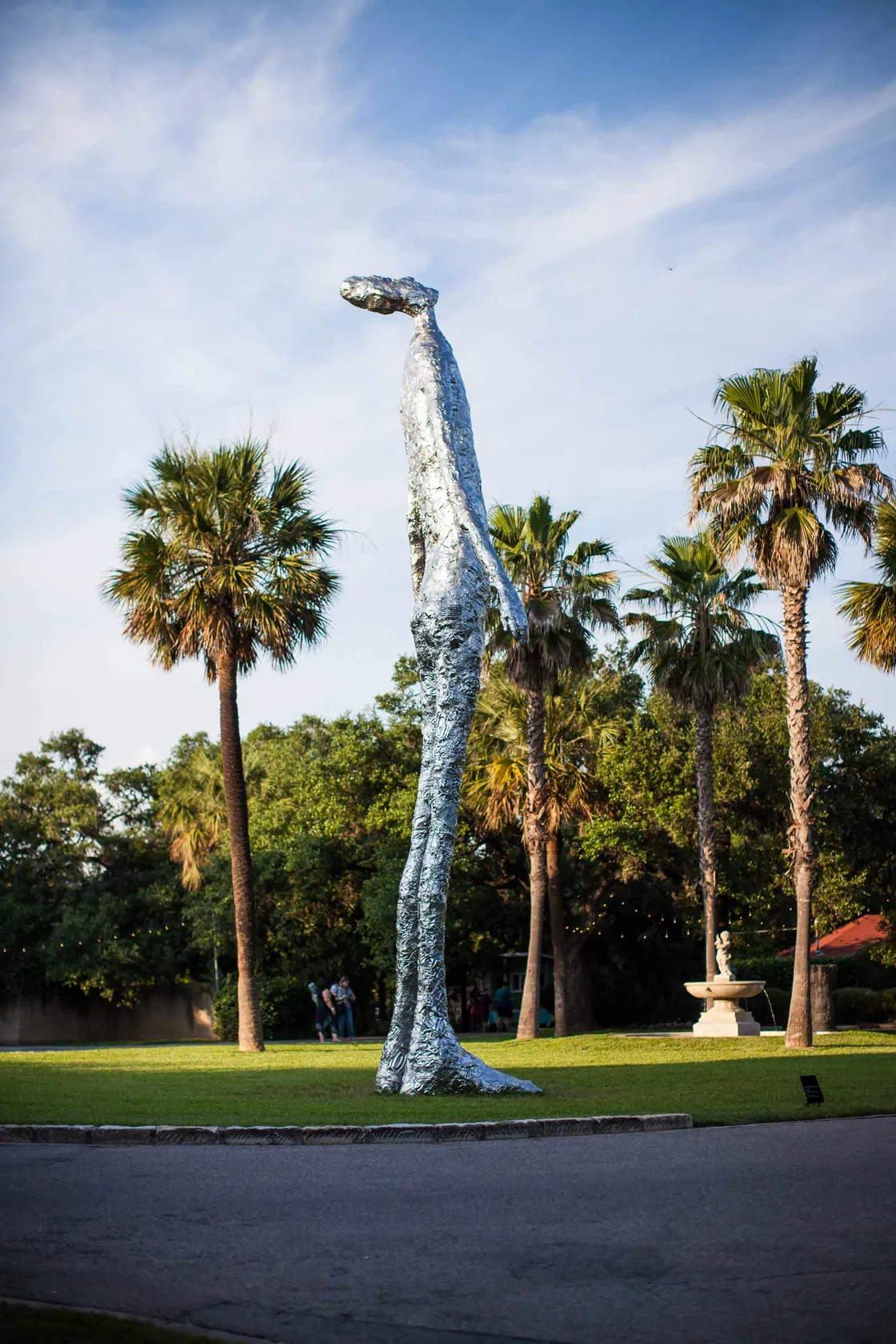 Tom Friedman, Looking Up, 2014