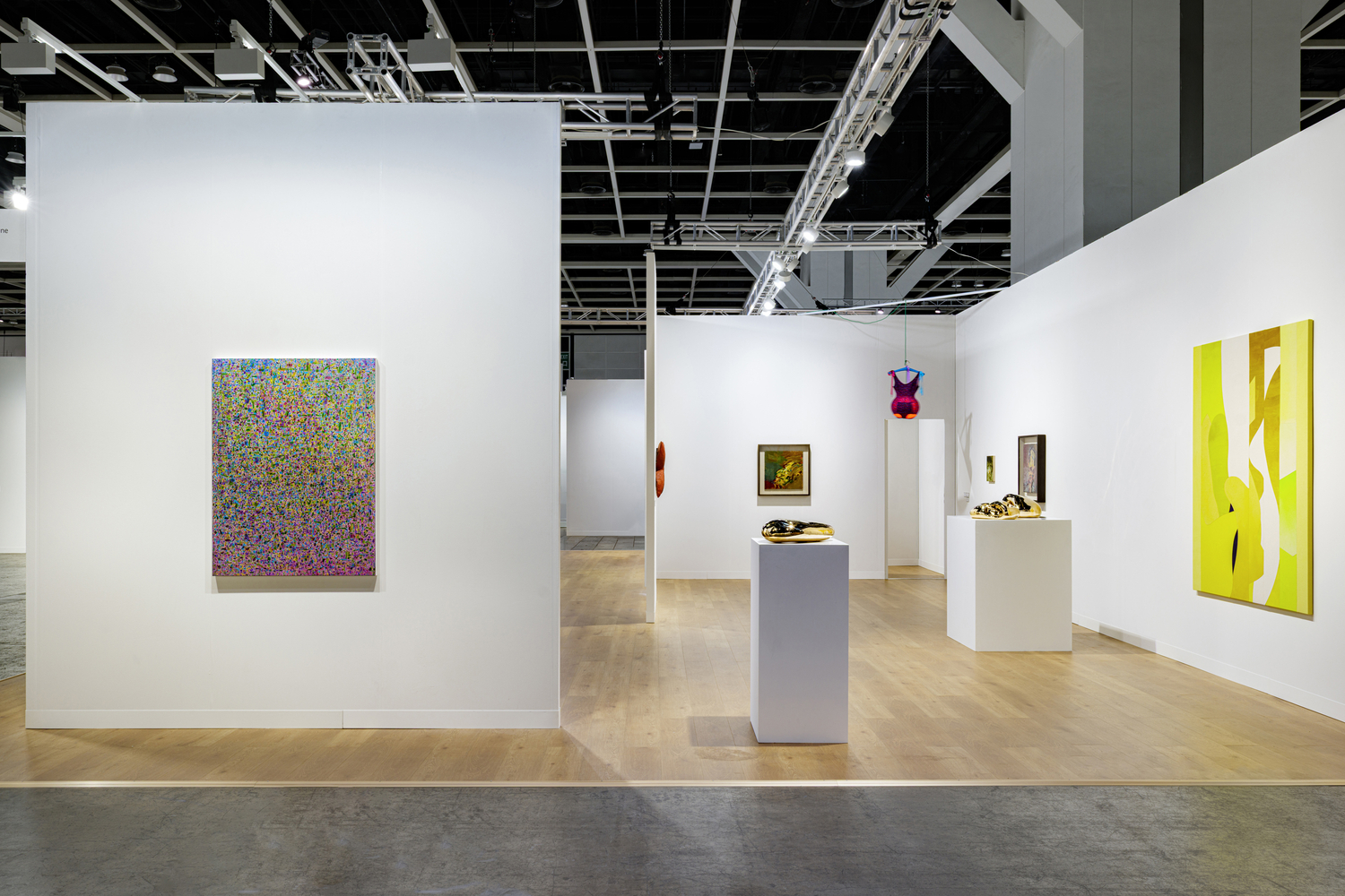 Luhring Augustine
Art Basel Hong Kong 2026, Booth 1B29
Installation view
Photo: www.goodtakesonly.com