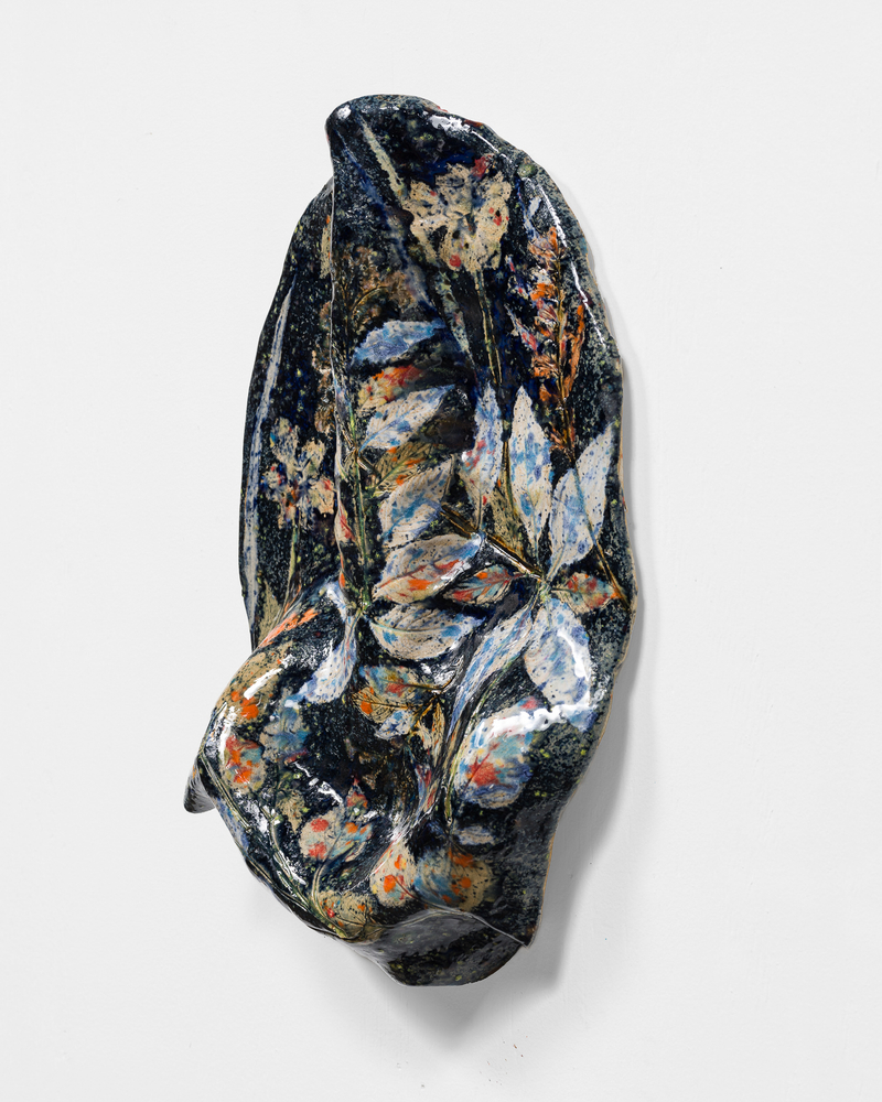 Sam Falls

Untitled

2020

Glazed ceramic

16 3/4 x 11 1/2 x 3 1/4 inches (42.5 x 29.2 x 8.3 cm)

Signed and dated verso

SFA 376

$15,000