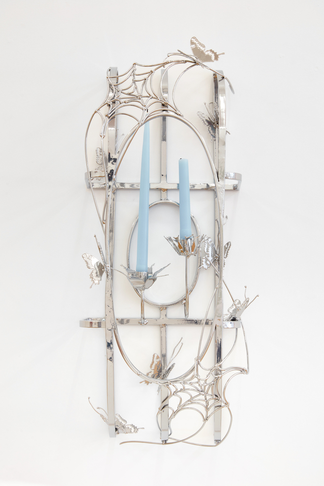 Abigail Lucien

Root and Rot, 2025

Powder-coated steel and beeswax

28 1/8 x 11 1/2 x 10 1/4 inches (71.4 x 29.2 x 26 cm)

(ALU25-01)