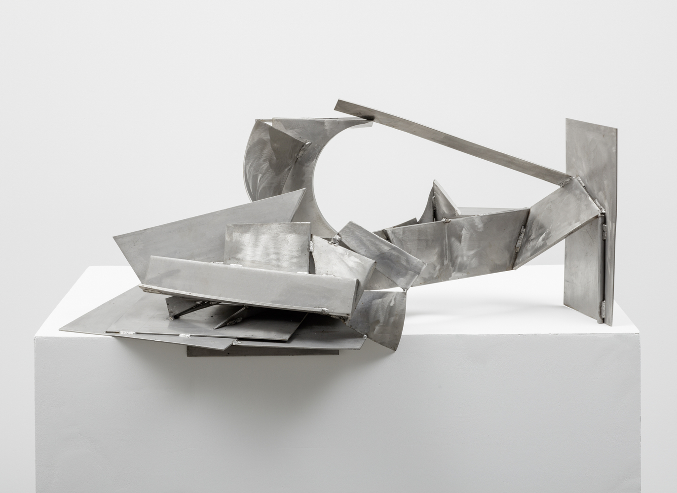 ANTHONY CARO (1924-2013)

Stainless Piece A-S

1979-80

Stainless steel

20 x 45 x 24 inches
50.8 x 114.3 x 61 cm