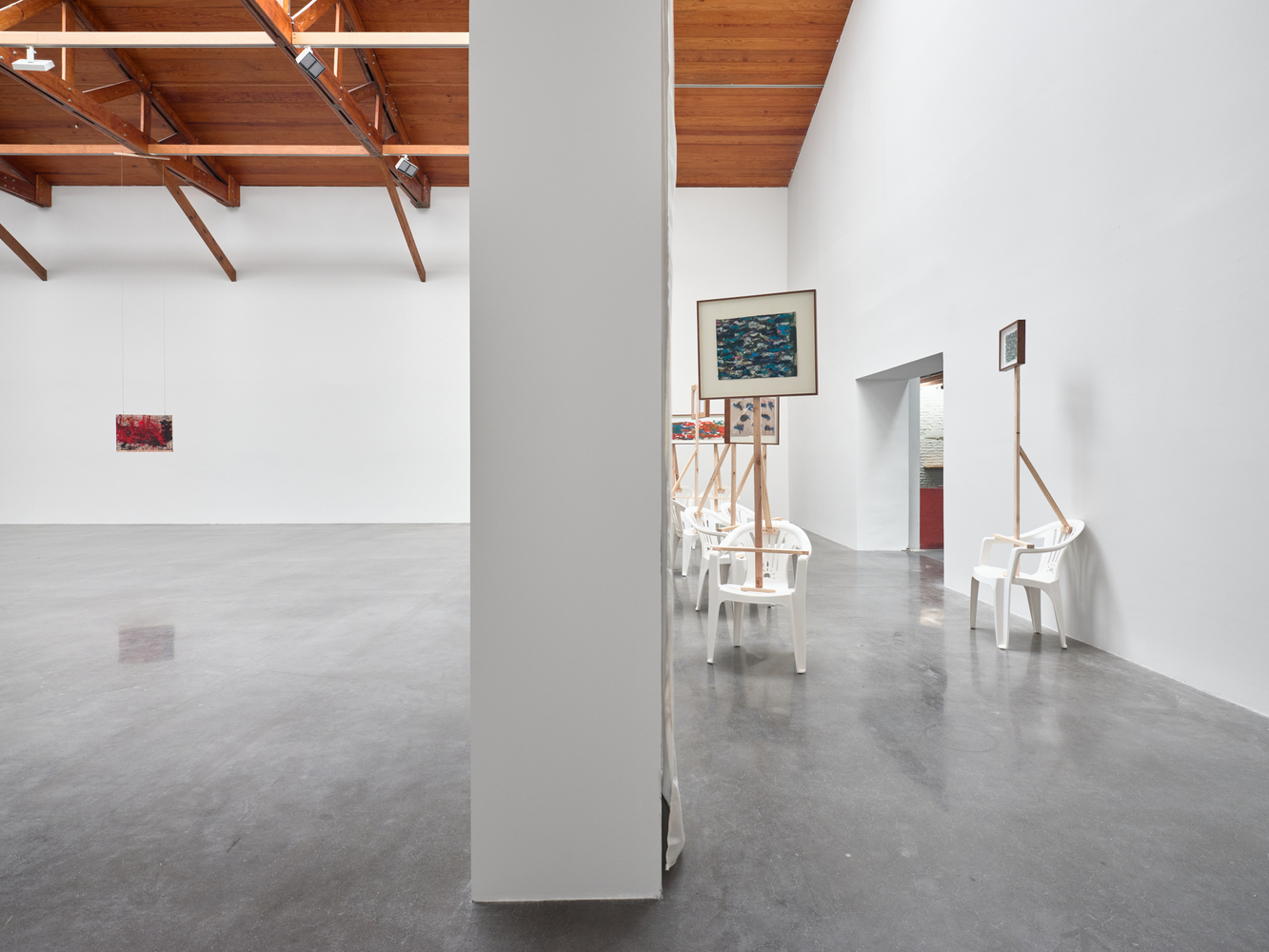 installation view oscar murillo: el pozo de agua, kurimanzutto mexico city, 2025. photo: reinis lismanis, courtesy the artist. copyright &amp;copy;️ oscar murillo⁠