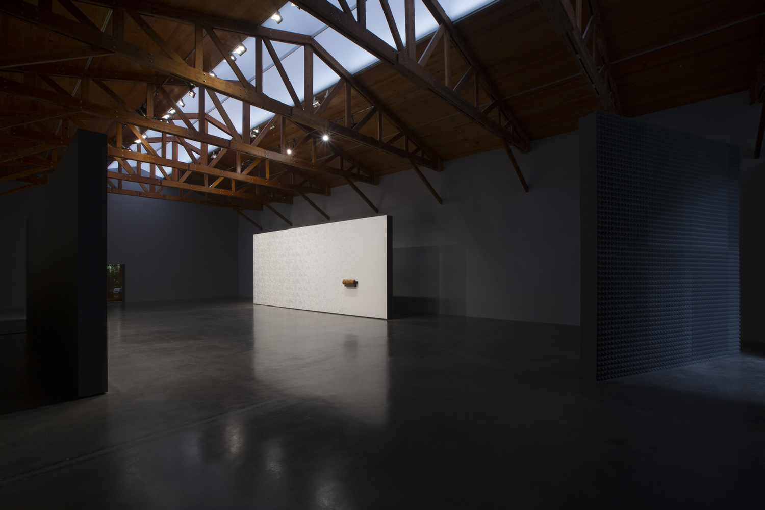 vista de instalaci&amp;oacute;n&amp;nbsp;anri sala: all of a tremble, kurimanzutto ciudad de m&amp;eacute;xico, 2017.


&amp;nbsp;
