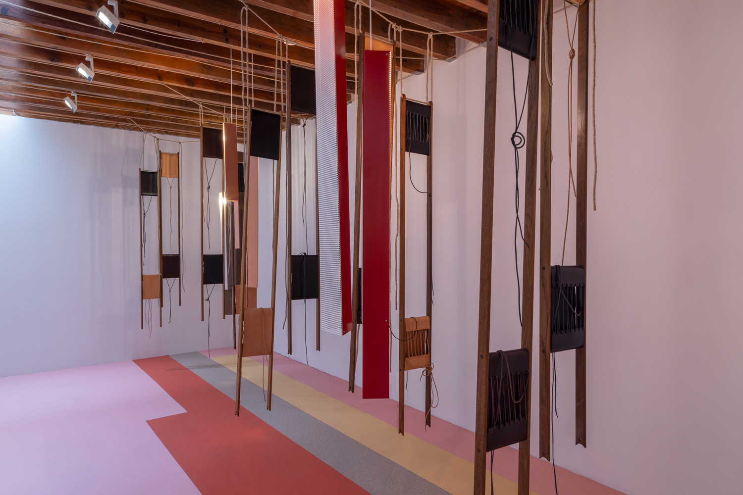 installation view&amp;nbsp;leonor antunes: surface, edge and voids (expanded), kurimanzutto mexico city, 2026. photo: gerardo landa &amp;amp; eduardo (glr estudio)