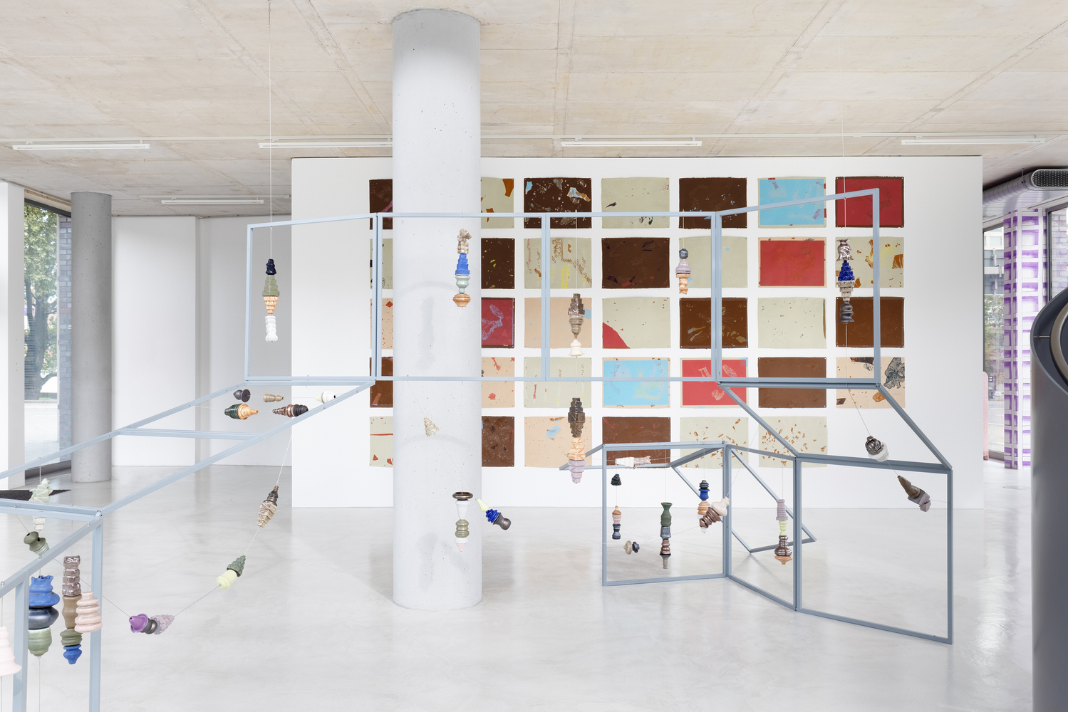 installation view&amp;nbsp;mariana castillo deball:&amp;nbsp;stringing beads,&amp;nbsp;dortmunder kunstverein, 2025. photo: jens franke