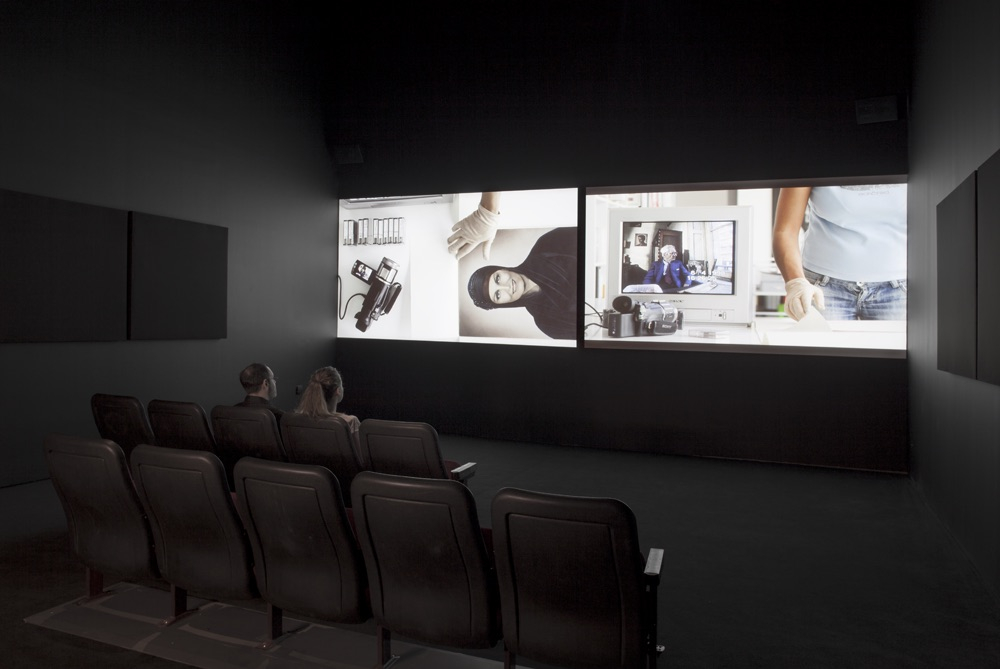 vista de instalaci&amp;oacute;n akram zaatari: projects 100, moma, nueva york, 2013. foto: john wronn. &amp;copy; the museum of modern art, nueva york


&amp;nbsp;
