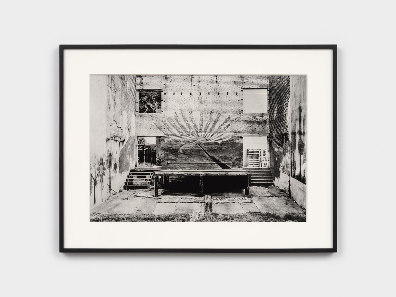 Ralph Lemon

Untitled (Rainbow Stage, Yazoo City, Mississippi), 2002

digital gelatin silver print

14 3/4 x 21 in. (37.5 x 53.3 cm)

frame: 19 1/8 x 25 1/2 x 1 1/4 in. (48.6 x 64.8 x 3.2 cm)