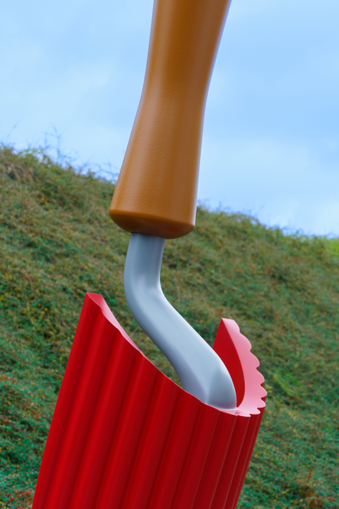 Claes Oldenburg &amp;amp; Coosje van Bruggen
Plantoir, Red (Mid-scale), 2001-2021
painted aluminum, stainless steel, fiber reinforced polymer
15 ft 5 in. x 46 in. x 35 in. (469.9 x 116.8 x 88.9 cm)
