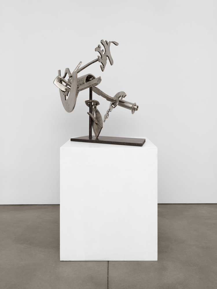 Mark di Suvero
Untitled, 2020
steel, stainless steel
37 1/2 x 34 x 33 in. (95.3 x 86.4 x 83.8 cm)