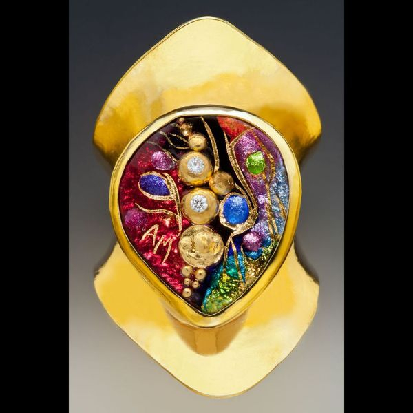 Gold Enamel Ring&amp;nbsp;

Jewelry&amp;nbsp;

1.5&amp;quot;x1.0&amp;quot;x1.25&amp;quot;